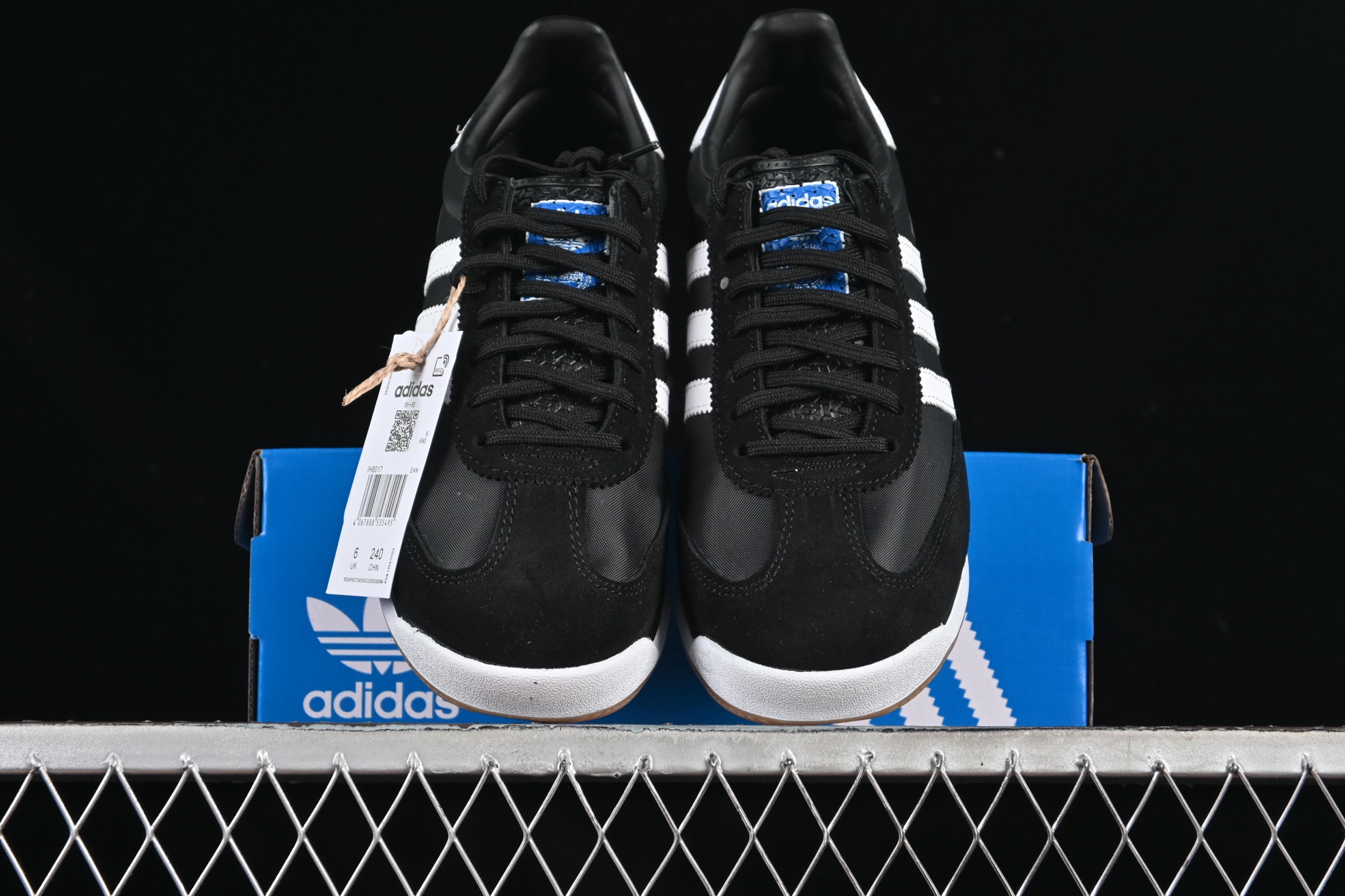 💰200纯原
 Adidas Originals SL 72 RS IH8017 阿迪经典复古慢跑鞋
尺码：36 36.5 37 38 38.5 39 40 40.5 41 42 42.5 43 44 44.5 45 Z.C3