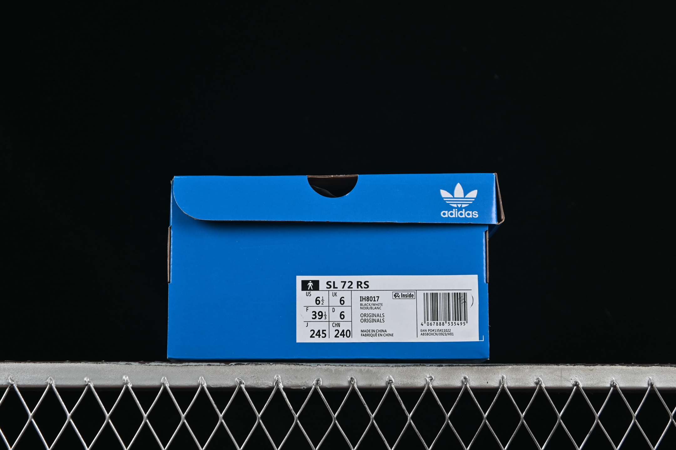 💰200纯原
 Adidas Originals SL 72 RS IH8017 阿迪经典复古慢跑鞋
尺码：36 36.5 37 38 38.5 39 40 40.5 41 42 42.5 43 44 44.5 45 Z.C3