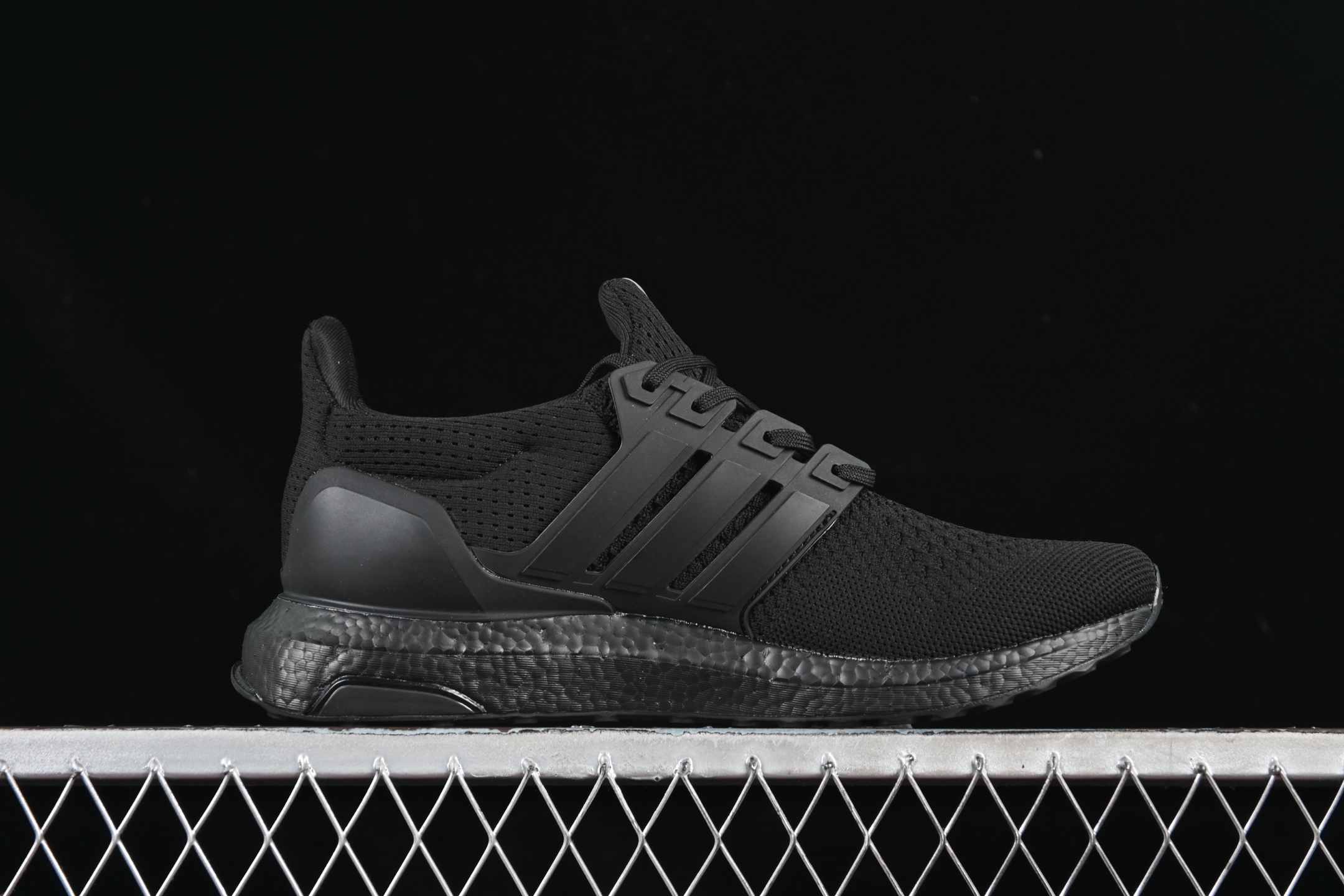  Adidas Ultra Boost 1.0 HQ4199 初代爆米花休闲运动套脚慢跑鞋
尺码：36
