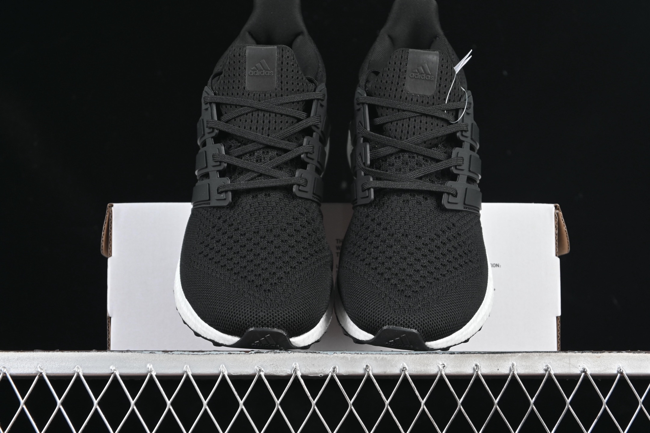  Adidas Ultra Boost 1.0 HQ4201 初代爆米花休闲运动套脚慢跑鞋
尺码：36