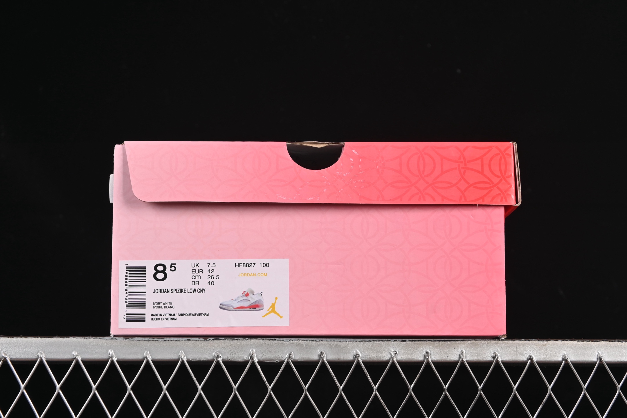 💰300纯原
 Jordan Spizike Low AJ 乔丹合体元素 文化休闲板鞋 HF8827-100
#整双鞋在 Air Jordan 5 Low 廓形的基础上，通过加入 AJ3 的爆裂纹和鞋底设计、AJ6 的鞋舌和鞋带束扣、AJ4 的鞋侧三角稳定贴片和鞋带孔等，
尺码：36 36.5 37.5 38 38.5 39 40 40.5 41 42 42.5 43 44 44.5 45 46 47.5 ZZD4