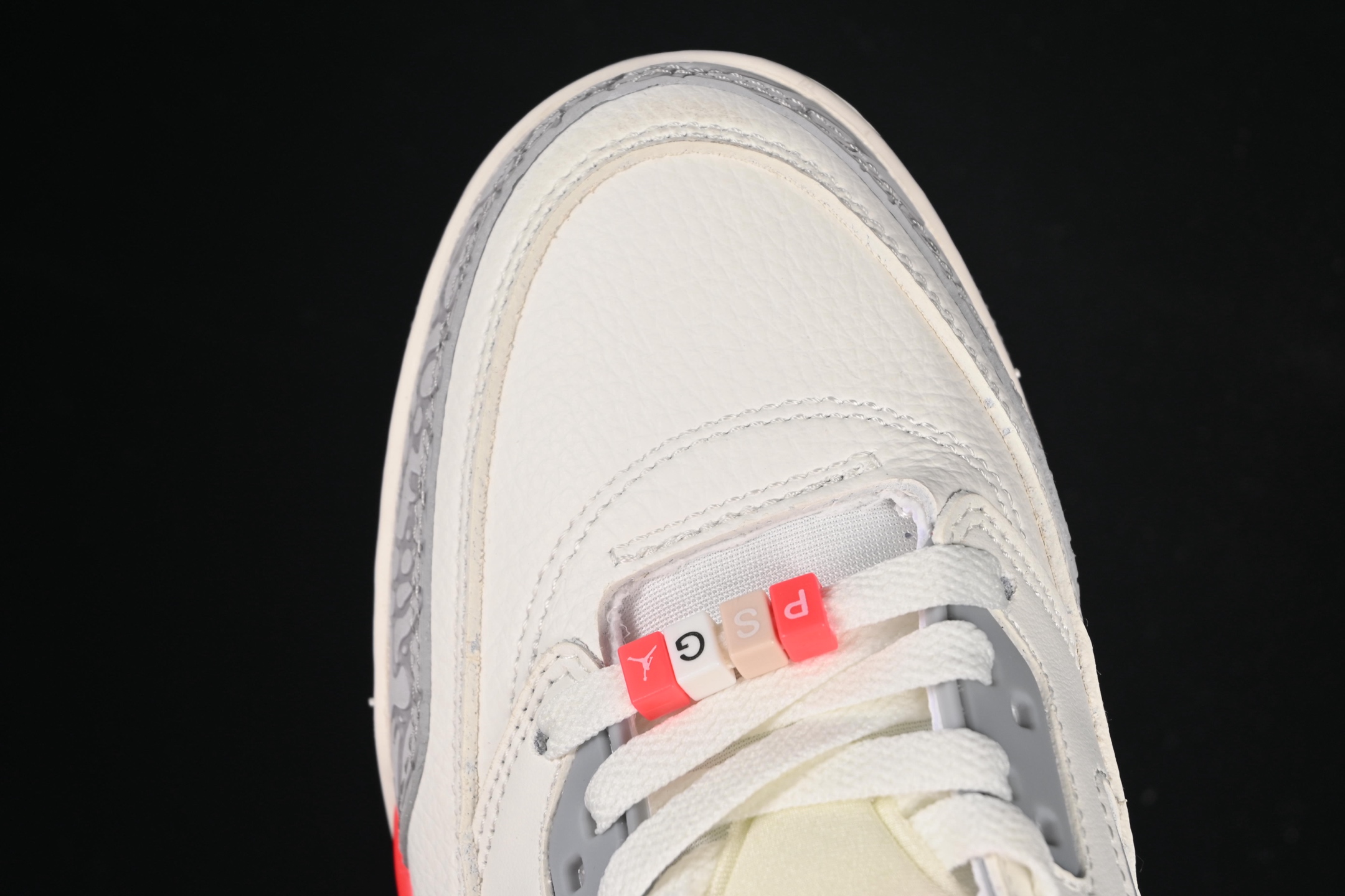 💰300纯原
 Jordan Spizike Low AJ 乔丹合体元素 文化休闲板鞋 HF8827-100
#整双鞋在 Air Jordan 5 Low 廓形的基础上，通过加入 AJ3 的爆裂纹和鞋底设计、AJ6 的鞋舌和鞋带束扣、AJ4 的鞋侧三角稳定贴片和鞋带孔等，
尺码：36 36.5 37.5 38 38.5 39 40 40.5 41 42 42.5 43 44 44.5 45 46 47.5 ZZD4
