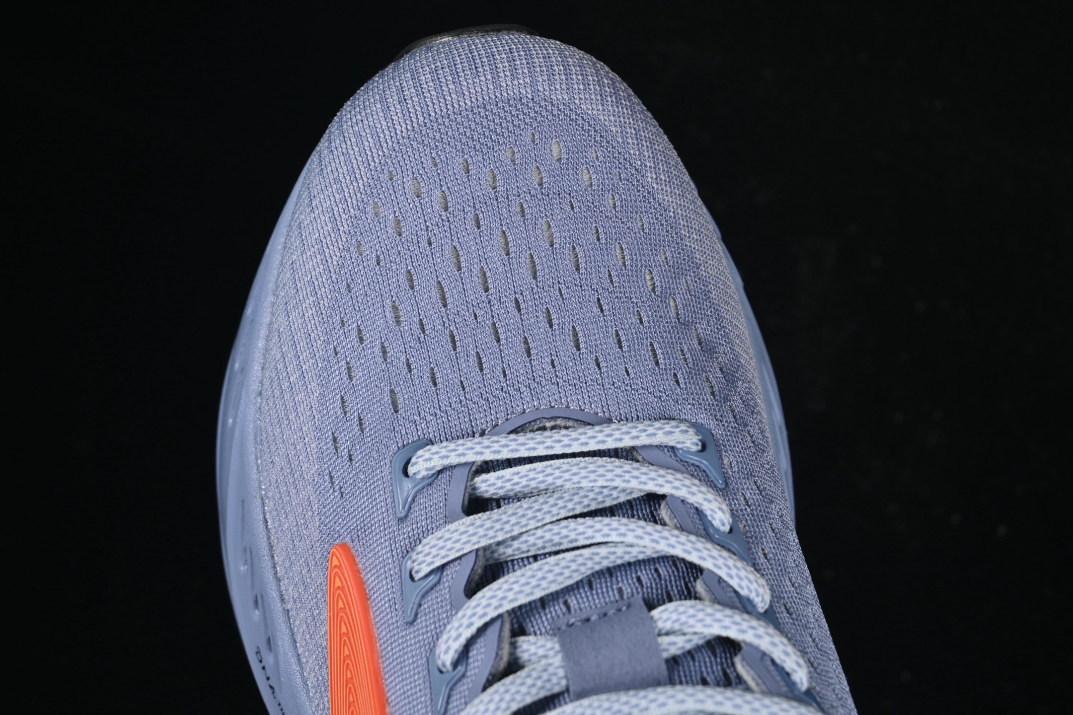💰260纯原
 Brooks Glycerin Max 布鲁克斯 男子缓震马拉松慢跑鞋 1104471D428
#广东超临界大底 原楦原纸板 客供原厂材料开发 极致一眼正品既视感 细节如图所示
尺码：36 36.5 37 38 38.5 39 40 40.5 41 42 42.5 43 44 44.5 45 46 N.C3
