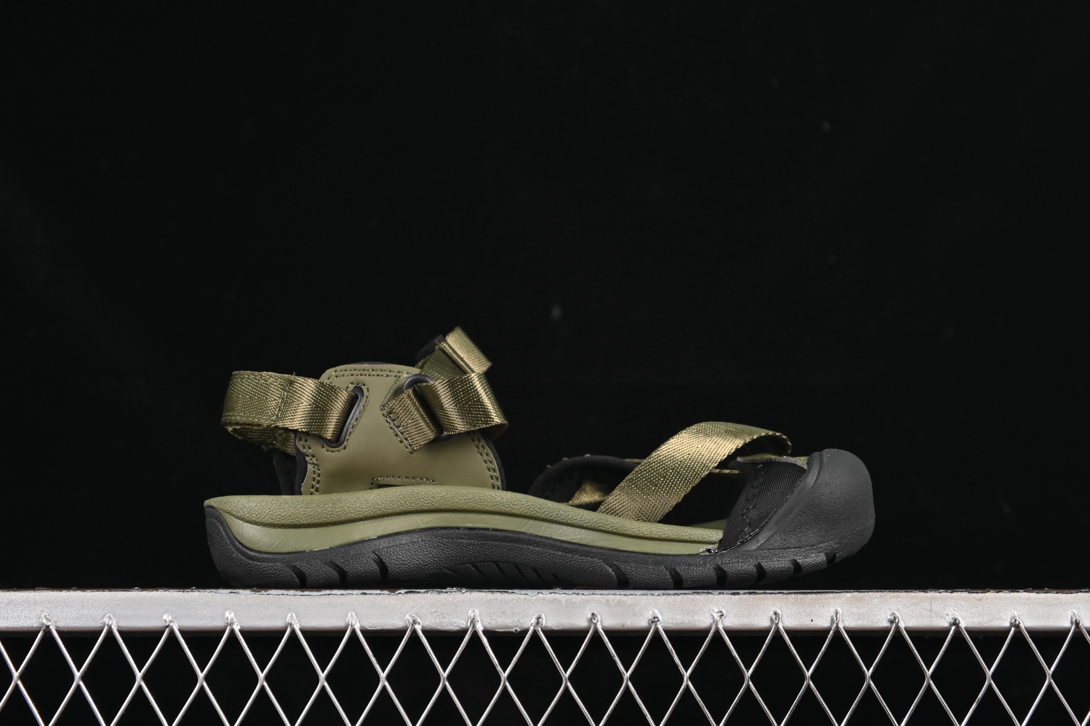 💰200纯原
Keen Zerraport 科恩 夏季潮流编织溯溪涉水休闲户外凉鞋 1024702 Green
尺码：35 36 37 38 39 40 41 42 43 44 45 F.C3
