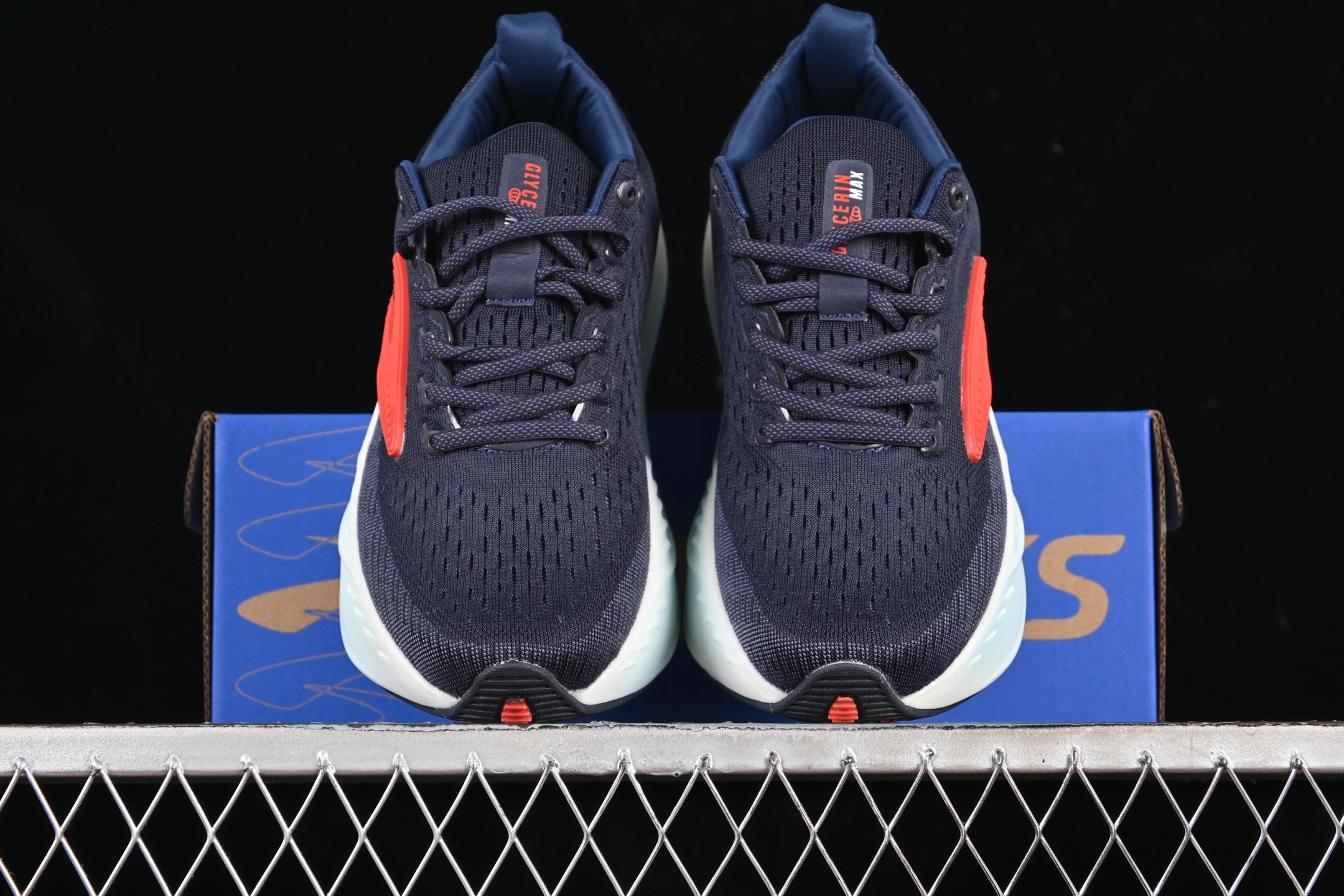 💰220纯原
 Brooks Glycerin Max 布鲁克斯 男子缓震马拉松氮气慢跑鞋 1204361B439
尺码：36 37 38 39 40 41 42 43 44 45 G.C3