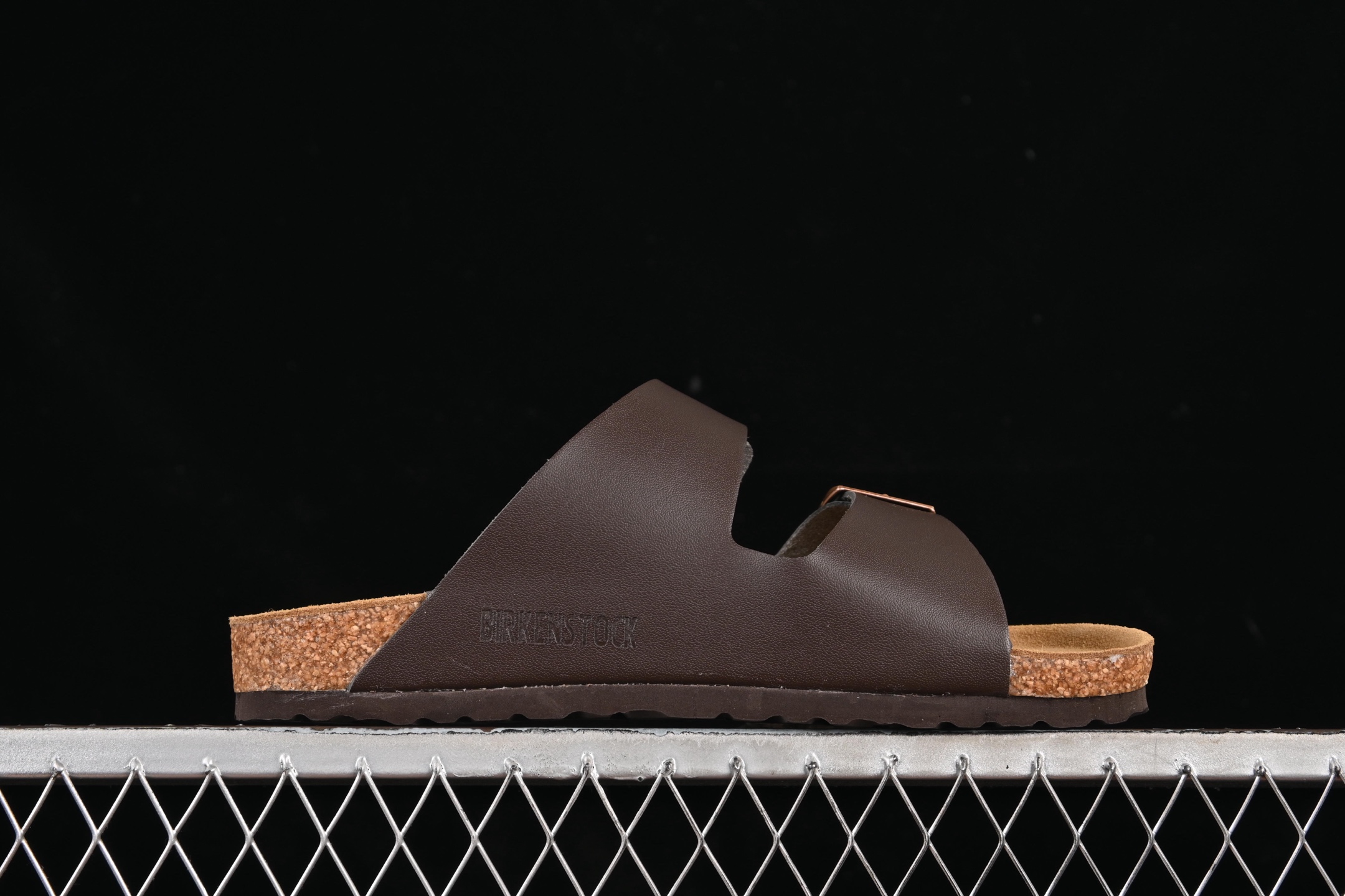 💰220纯原
 Birkenstock 勃肯凉鞋系列 红棕
#采用质地柔软牛皮绒面革植入羊羔毛鞋垫和里衬材质 中底搭载缓震软木橡胶
尺码：35 36 37 38 39 40 41 42 43 44 45 G.D4