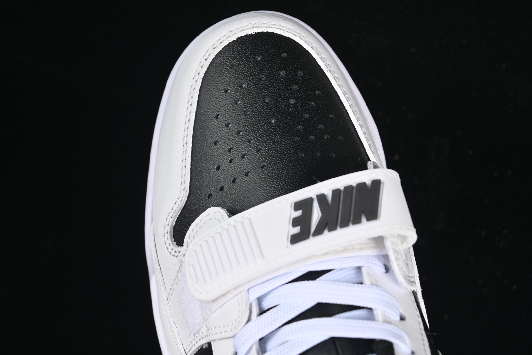 💰200真标💰240公司级💰280纯原
Air Jordan Legacy 312 Low AJ312 乔312 魔术贴三合一板鞋 CD7069-111
尺码:36 36.5 37.5 38 38.5 39 40 40.5 41 42 42.5 43 44 44.5 45 46 47.5 G.D4