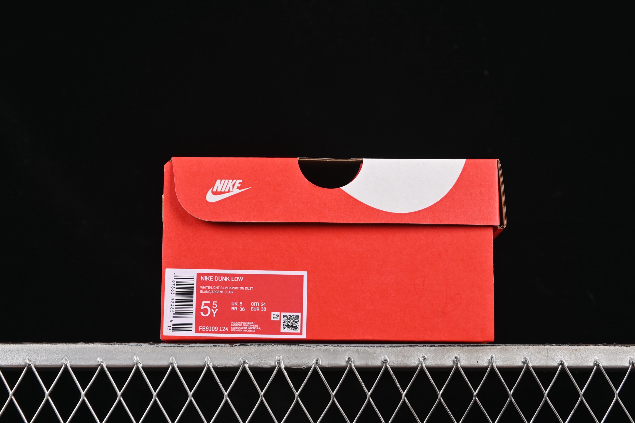 💰200真标💰260公司级💰360纯原
Nike SB Dunk Low 白灰色 低帮休闲板鞋 FB9109-124
尺码：35.5 36 36.5 37.5 38 38.5 39 40 40.5 41 42 42.5 43 44 9.E5