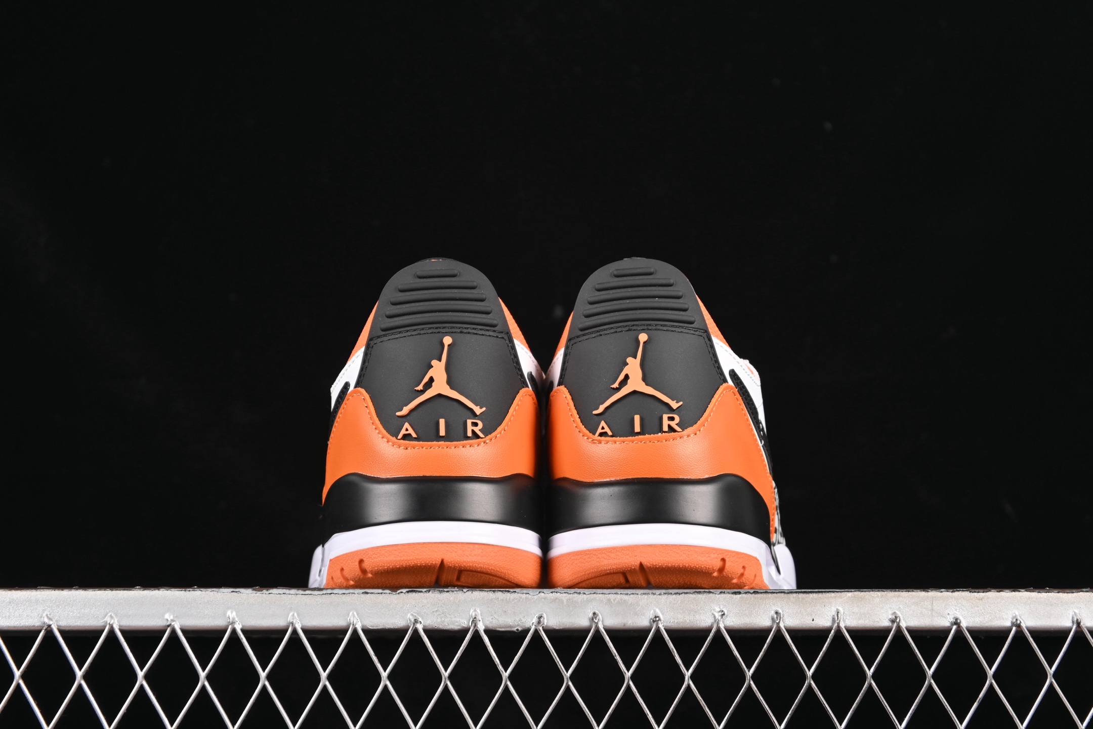 💰200真标💰240公司级💰280纯原
Air Jordan Legacy 312 Low AJ312 乔312 魔术贴三合一板鞋 CD7069-118
尺码:36 36.5 37.5 38 38.5 39 40 40.5 41 42 42.5 43 44 44.5 45 46 47.5 G.D4