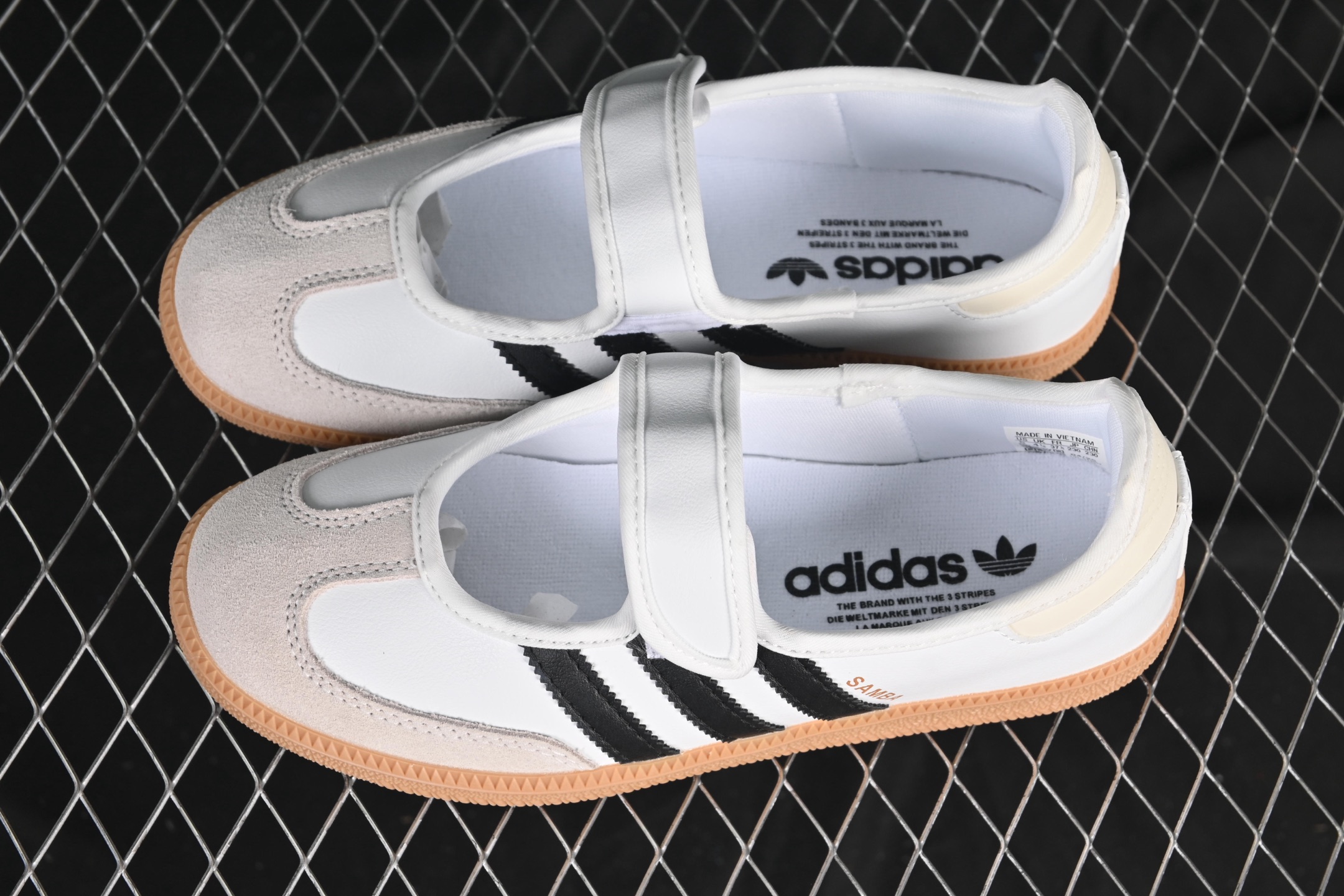 Adidas Samba Jane JR1402 阿迪达斯 玛丽珍懒人生活鞋尺码：36 36.5 37 