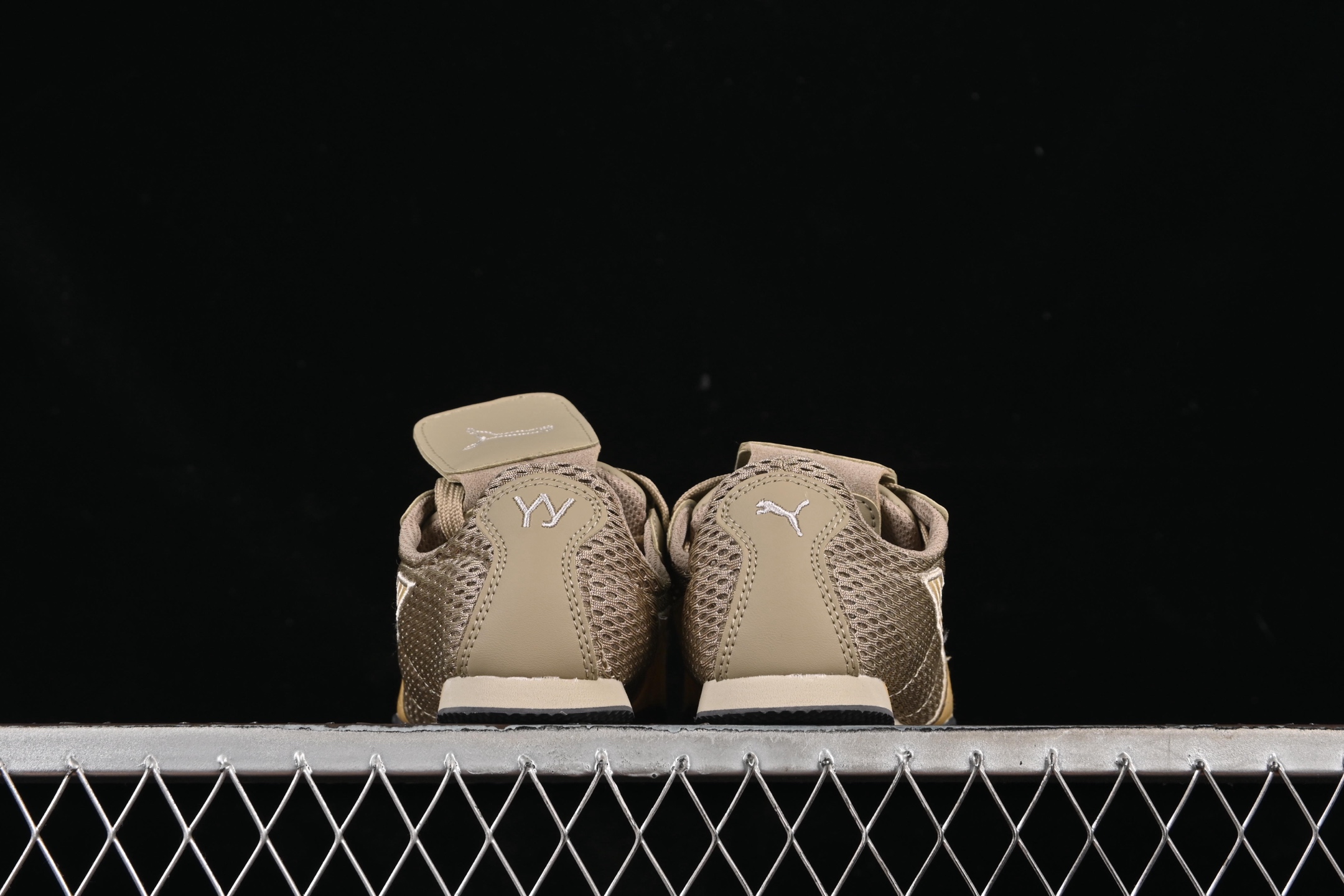 💰190纯原
 Puma H-Street OG 彪马低帮生活休闲鞋 405046-02
尺码：36 37 37.5 38 38.5 39 40 40.5 41 42 42.5 43 44 45 N.C3