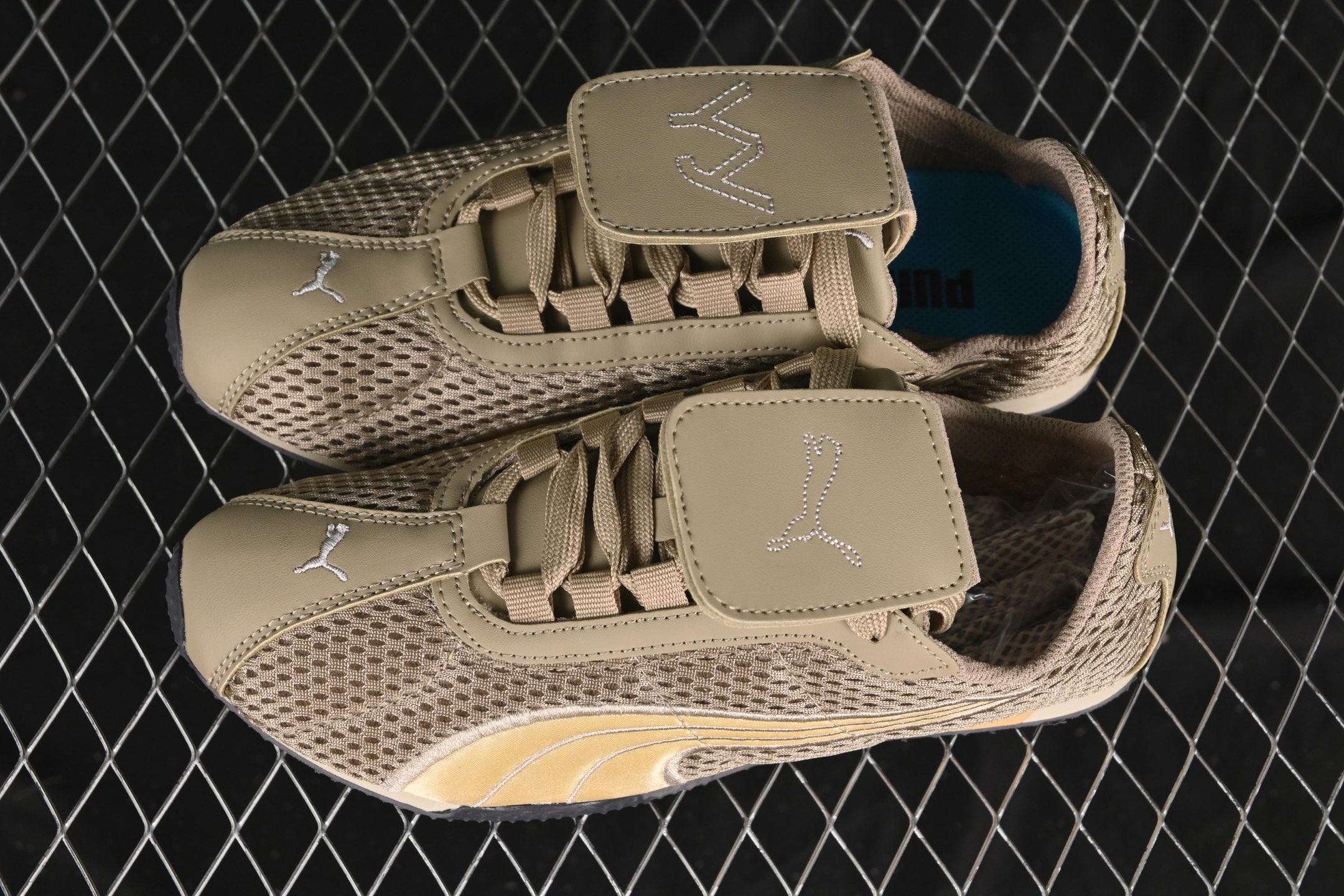💰190纯原
 Puma H-Street OG 彪马低帮生活休闲鞋 405046-02
尺码：36 37 37.5 38 38.5 39 40 40.5 41 42 42.5 43 44 45 N.C3
