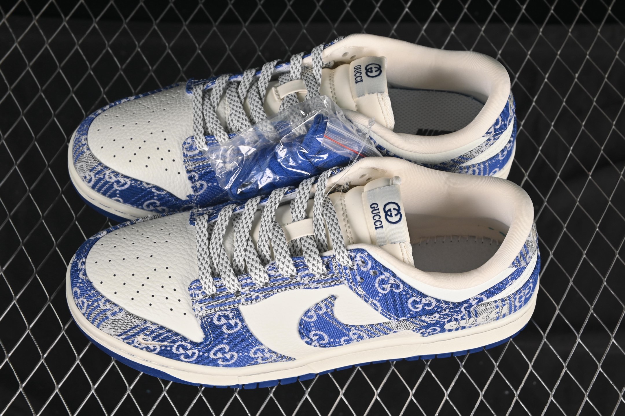 💰280公司级💰360纯原
Nike SB Dunk Low 古驰联名 灰蓝牛仔 周年高端定制 低帮休闲板鞋 SC9207-419
#定制鞋盒 大厂纯原品质出货 超高清洁度 皮料切割干净无任何毛边 细节完美
尺码:36 36.5 37.5 38 38.5 39 40 40.5 41 42 42.5 43 44 44.5 45 9.E5