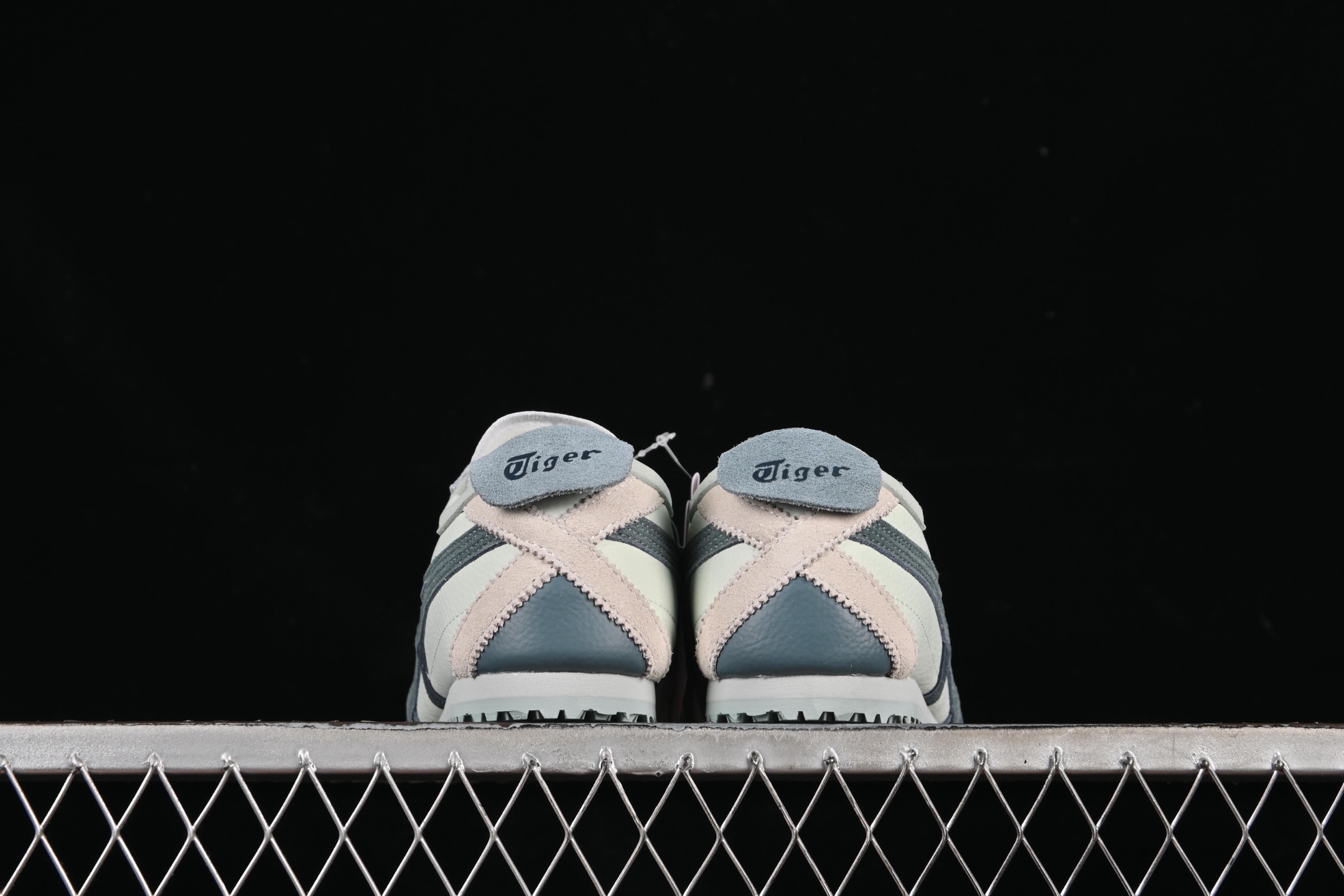 💰150真标💰180公司级💰220纯原
OnitsukaTiger/鬼塚虎 Mexico 66 低帮休闲跑步鞋 1183C076-300
尺码:36 37 37.5 38 39 39.5 40 40.5 41.5 42 42.5 43.5 44 45 B.C3