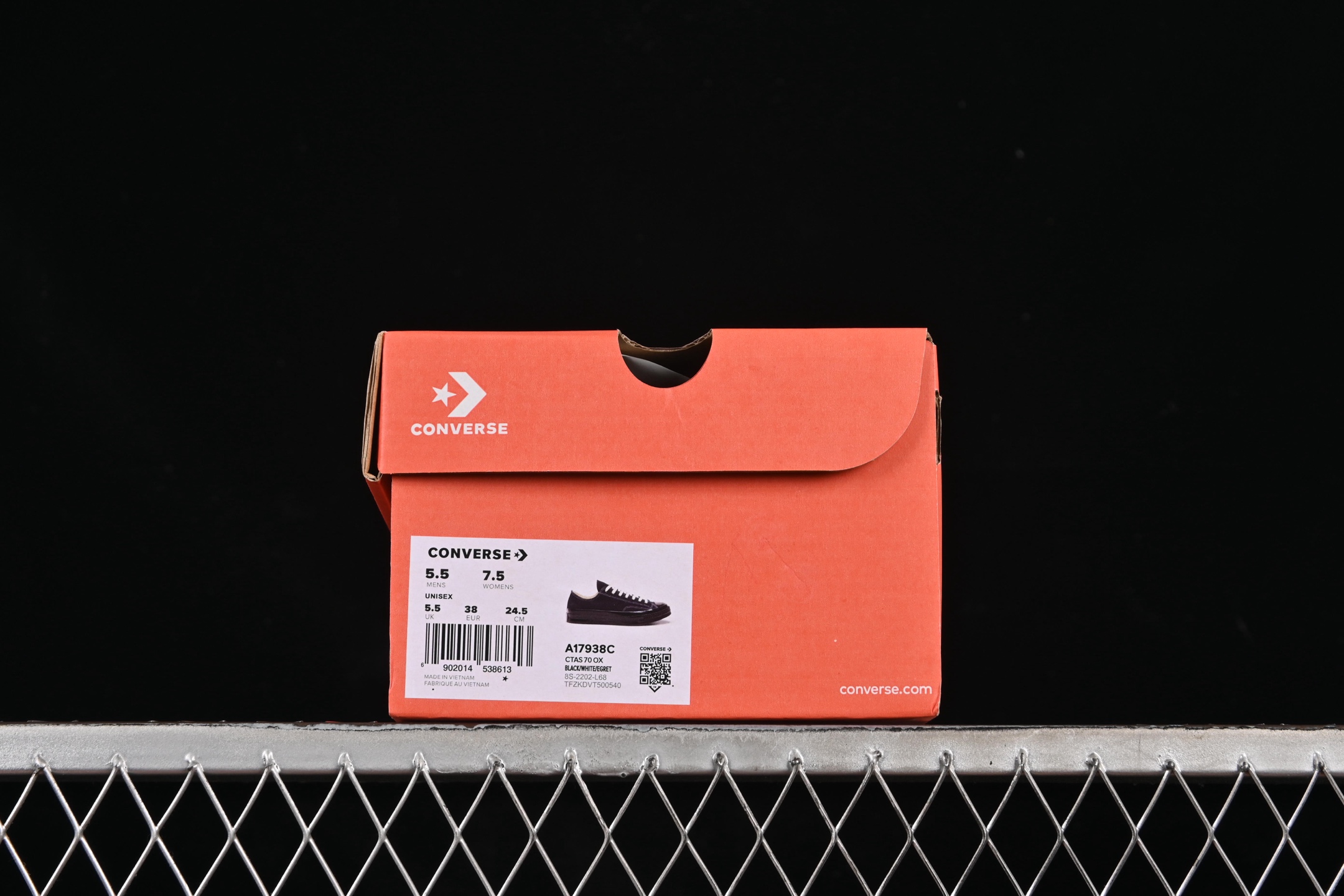 💰140纯原
Converse Chuck 1970s 匡威官方新款 黑武士 低帮休闲板鞋 A17938C
#工艺：硫化1:1（重量1:1、真标、原钢印、材质标、鞋型标、合格证）
尺码：35 36 36.5 37 37.5 38 39 39.5 40 41 41.5 42 42.5 43 44 M.C3
