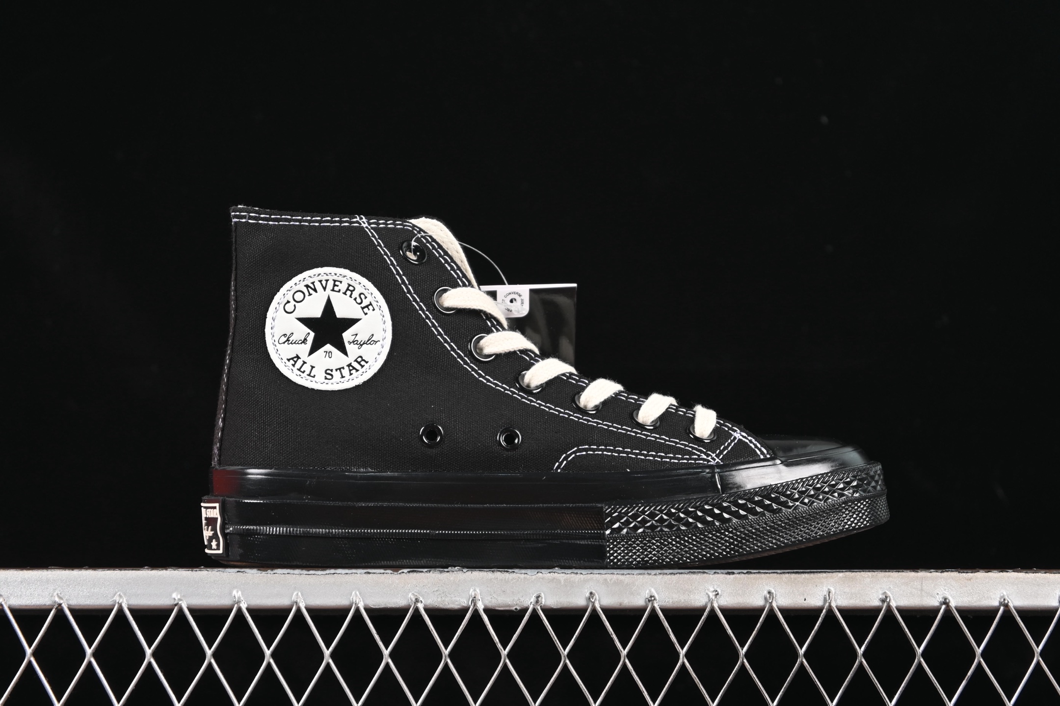 💰140纯原
 Converse Chuck 1970s 匡威官方新款 黑武士 高帮休闲板鞋 A17937C
#工艺：硫化1:1（重量1:1、真标、原钢印、材质标、鞋型标、合格证）
尺码：35 36 36.5 37 37.5 38 39 39.5 40 41 41.5 42 42.5 43 44 M.C3