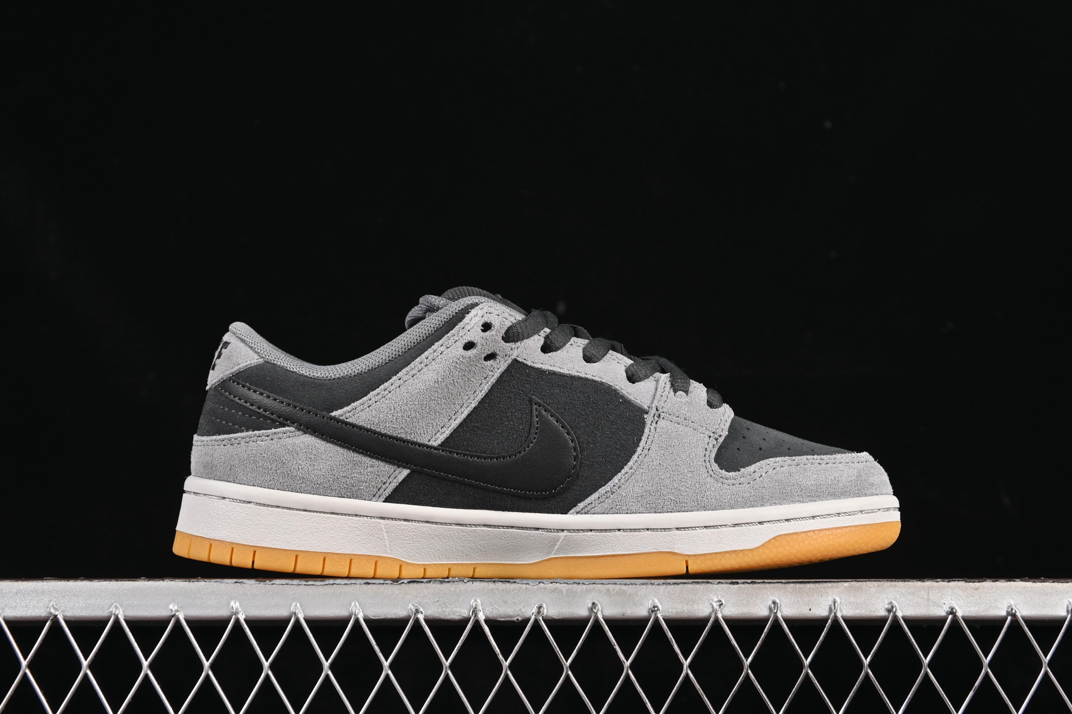 💰200真标💰260公司级💰360纯原
Nike SB Dunk Low 黑灰色 低帮休闲板鞋 HF3063-001
尺码:36 36.5 37.5 38 38.5 39 40 40.5 41 42 42.5 43 44 44.5 45 46 F.D4