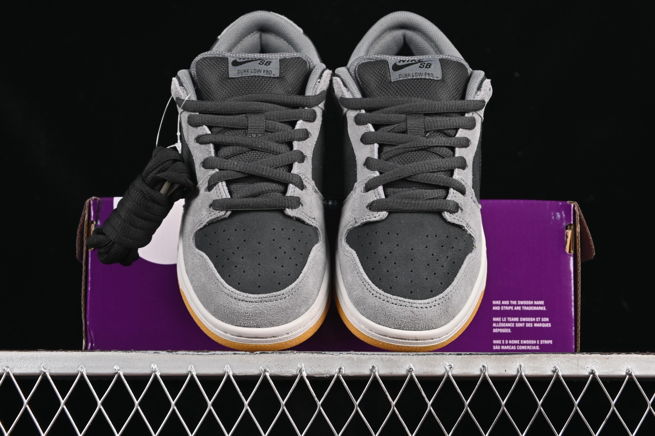 💰200真标💰260公司级💰360纯原
Nike SB Dunk Low 黑灰色 低帮休闲板鞋 HF3063-001
尺码:36 36.5 37.5 38 38.5 39 40 40.5 41 42 42.5 43 44 44.5 45 46 F.D4