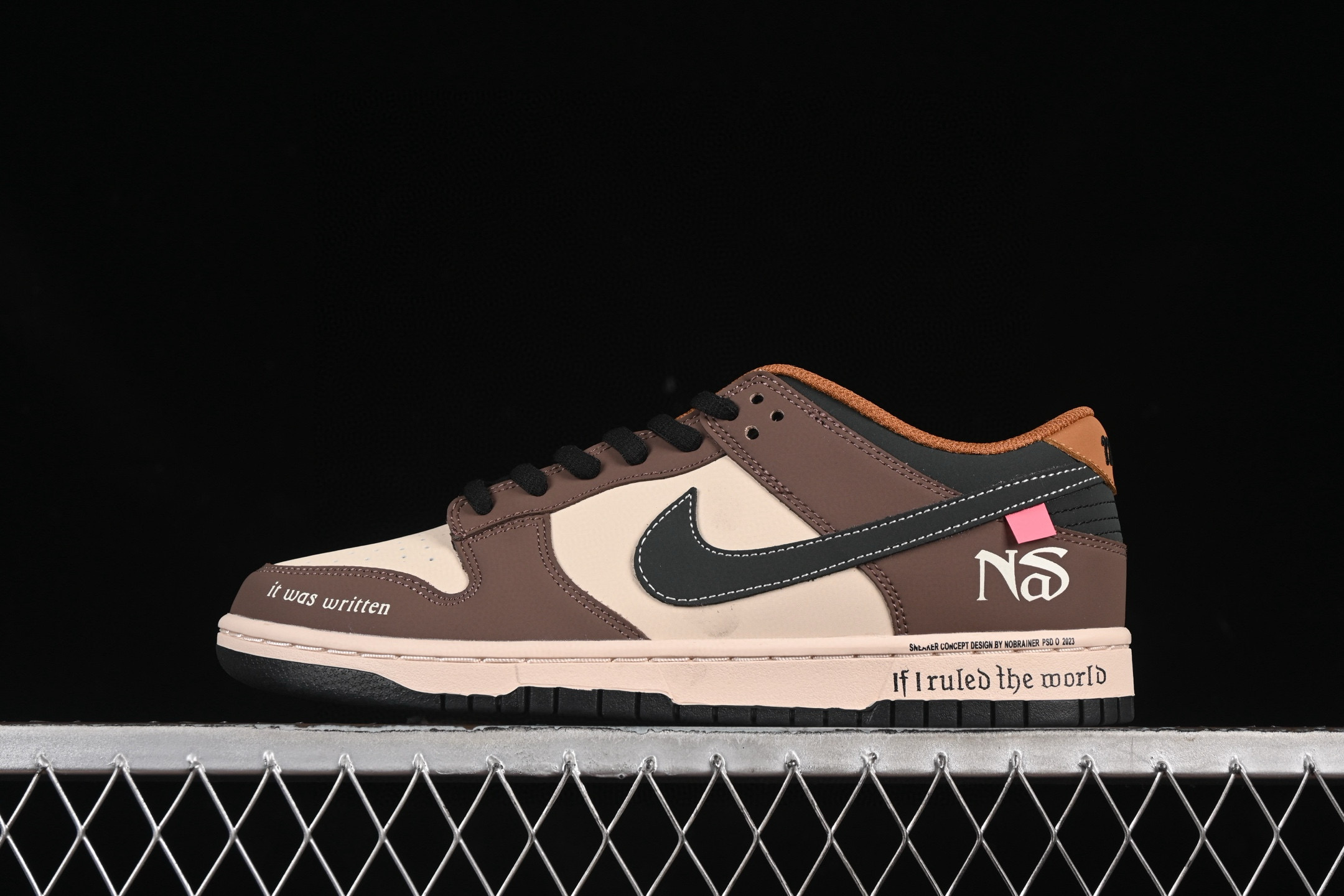 特价：
原 ¥360 9个配色Dunk 
现特价🉐💰200
