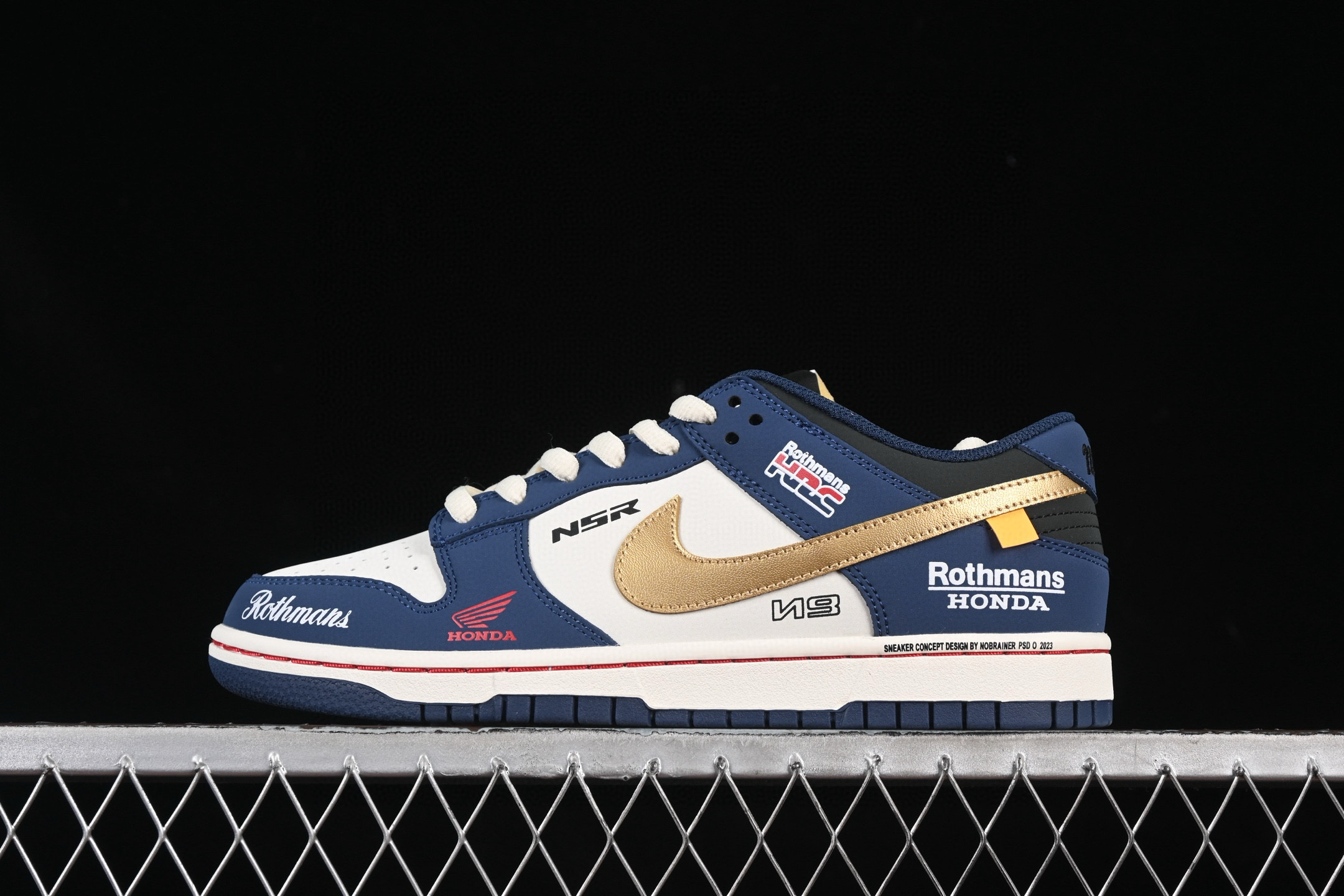 特价：
原 ¥360 9个配色Dunk 
现特价🉐💰200
