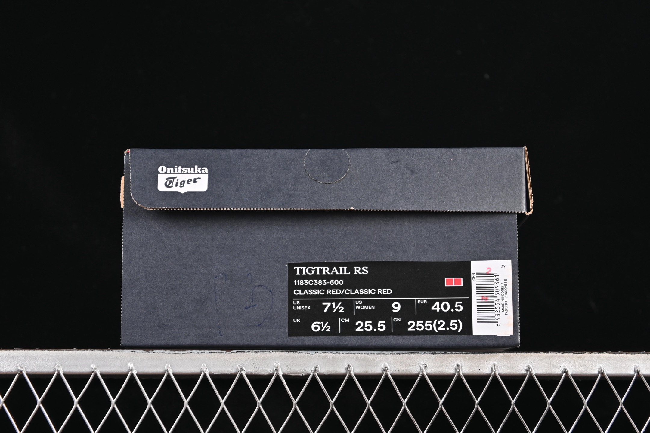 💰240纯原
Onitsuka Tigtrail RS 鬼塚虎休闲运动鞋 1183C383-600
#系带/免系带两用穿法!高密度双层组合中底板,根据楦头形状预定型,完美贴合脚弓!高弹性EVA成型鞋垫,支撑性能强,可以缓冲双足压力,减轻疲劳!
尺码:36 37 37.5 38 39 39.5 40.5 41.5 42 42.5 43.5 44 45 G.C3