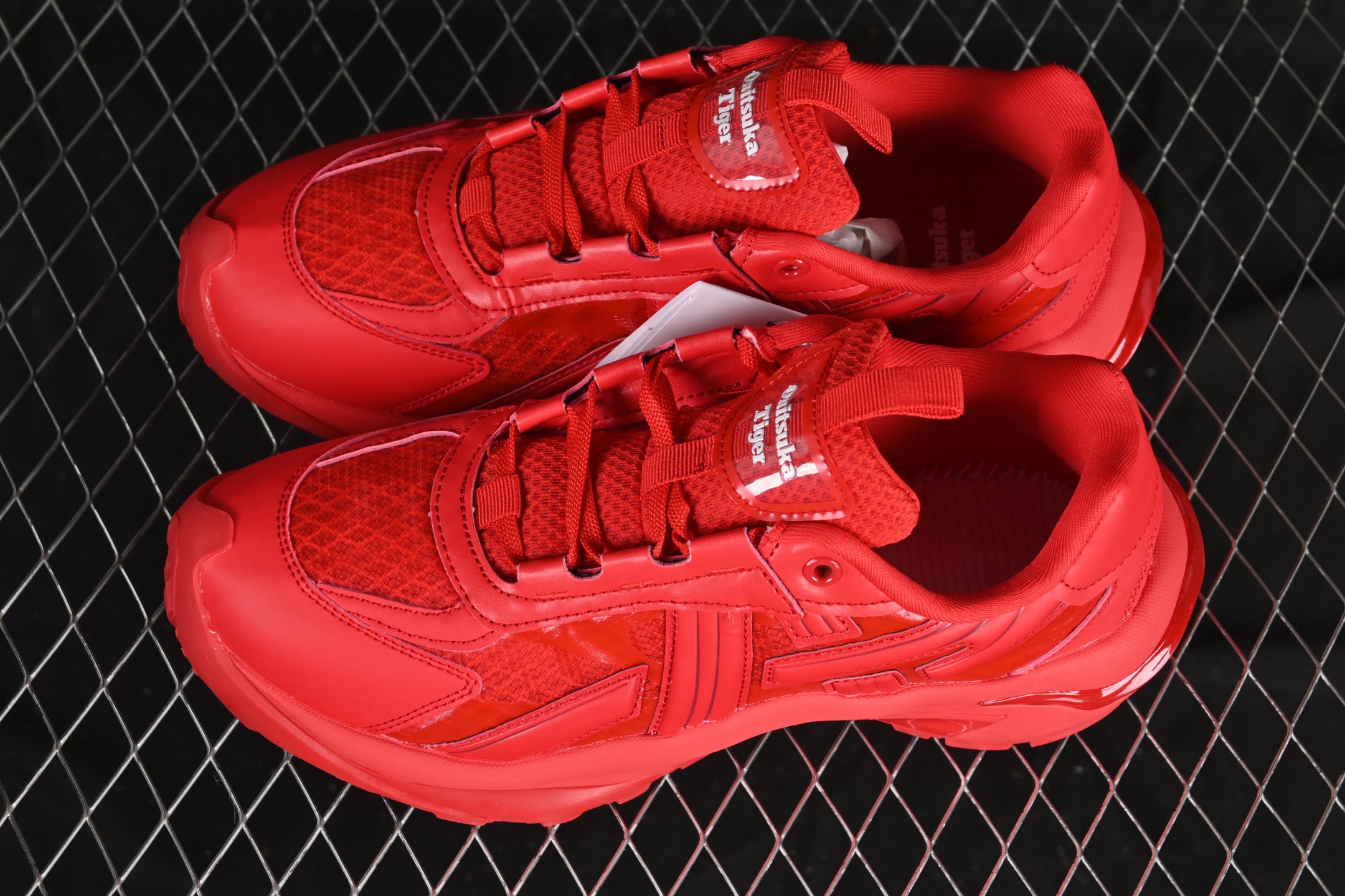 💰240纯原
Onitsuka Tigtrail RS 鬼塚虎休闲运动鞋 1183C383-600
#系带/免系带两用穿法!高密度双层组合中底板,根据楦头形状预定型,完美贴合脚弓!高弹性EVA成型鞋垫,支撑性能强,可以缓冲双足压力,减轻疲劳!
尺码:36 37 37.5 38 39 39.5 40.5 41.5 42 42.5 43.5 44 45 G.C3