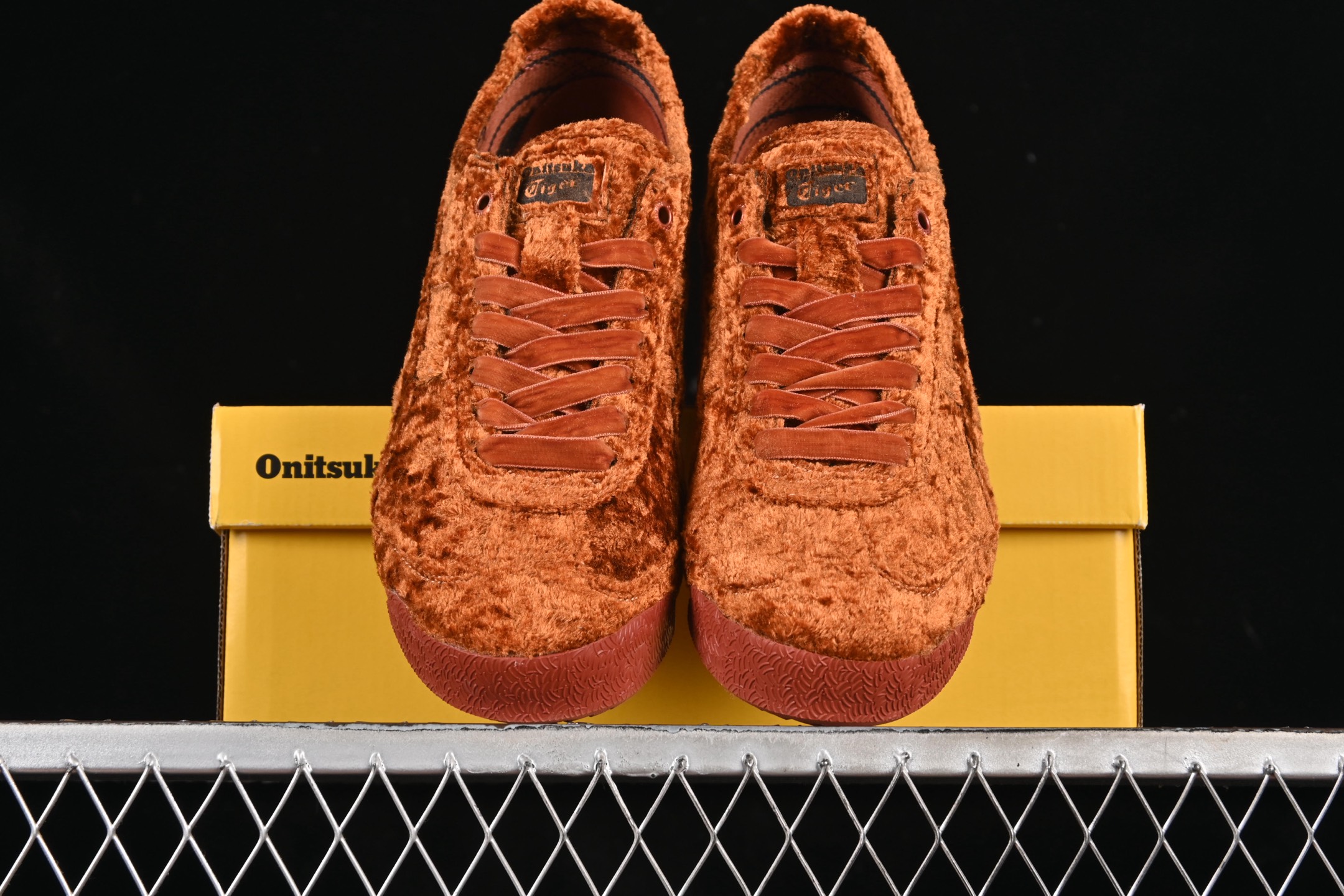 💰200纯原
OnitsukaTiger/鬼塚虎 Mexico 66 Velvet 低帮休闲跑步鞋 1183C270-200
尺码：36 37 37.5 38 39 39.5 40 40.5 41.5 42 42.5 43.5 44 45 B.D4