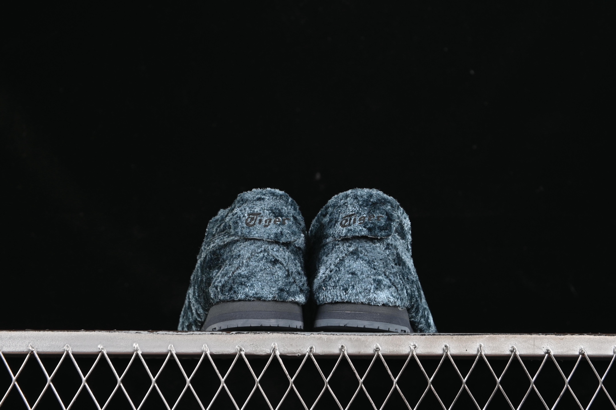 💰200纯原
OnitsukaTiger/鬼塚虎 Mexico 66 Velvet 低帮休闲跑步鞋 1183C270-400
尺码:36 37 37.5 38 39 39.5 40 40.5 41.5 42 42.5 43.5 44 45 B.D4