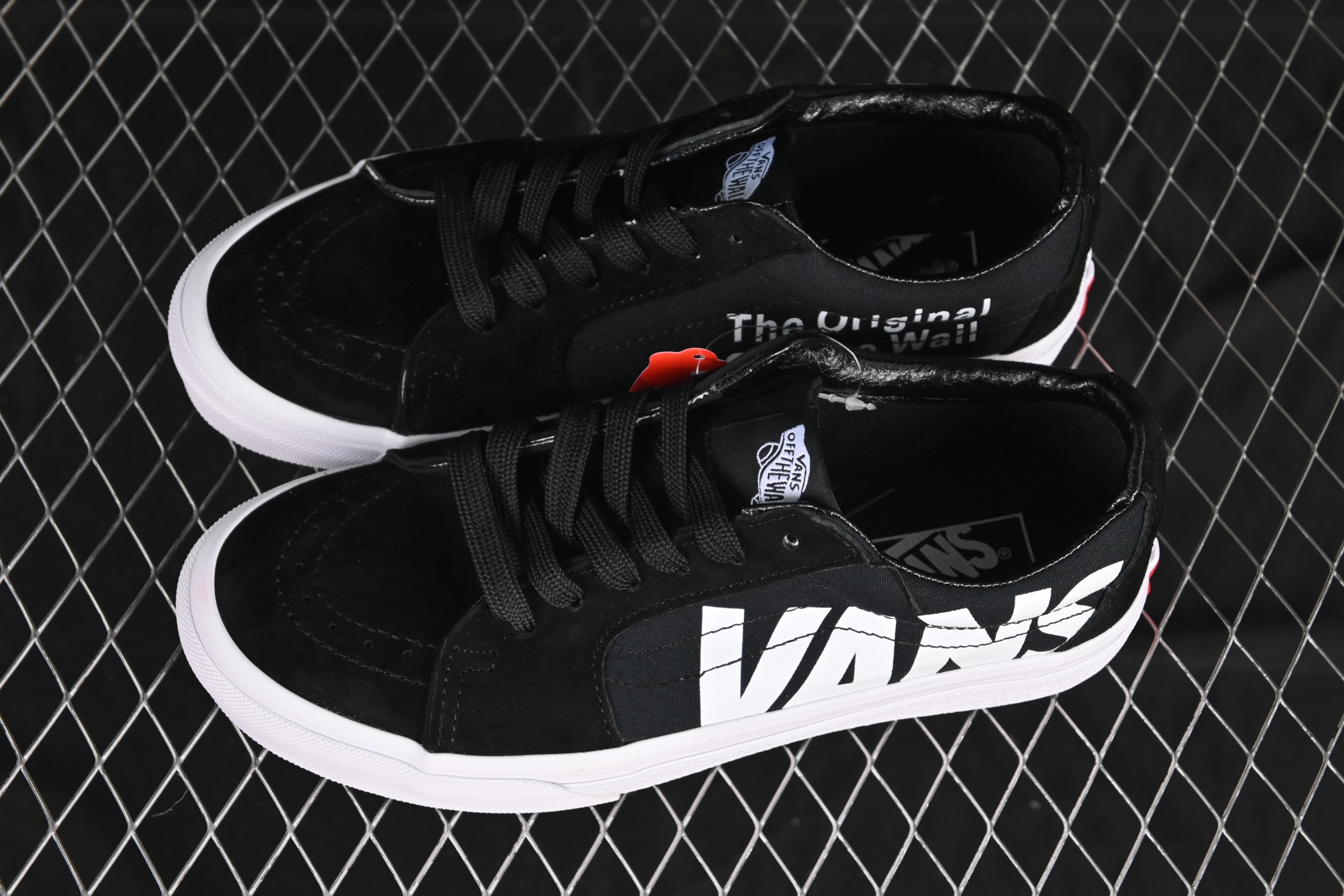 💰150纯原
Vans Sk8-Low 万斯大Logo防滑休闲滑板鞋 VN0A5KXDY28
#工艺:硫化1:1(重量1:1、真标、原钢印、材质标、鞋型标、合格证)
尺码:35 36 36.5 37 38 38.5 39 40 40.5 41 42 42.5 43 44 M.C3