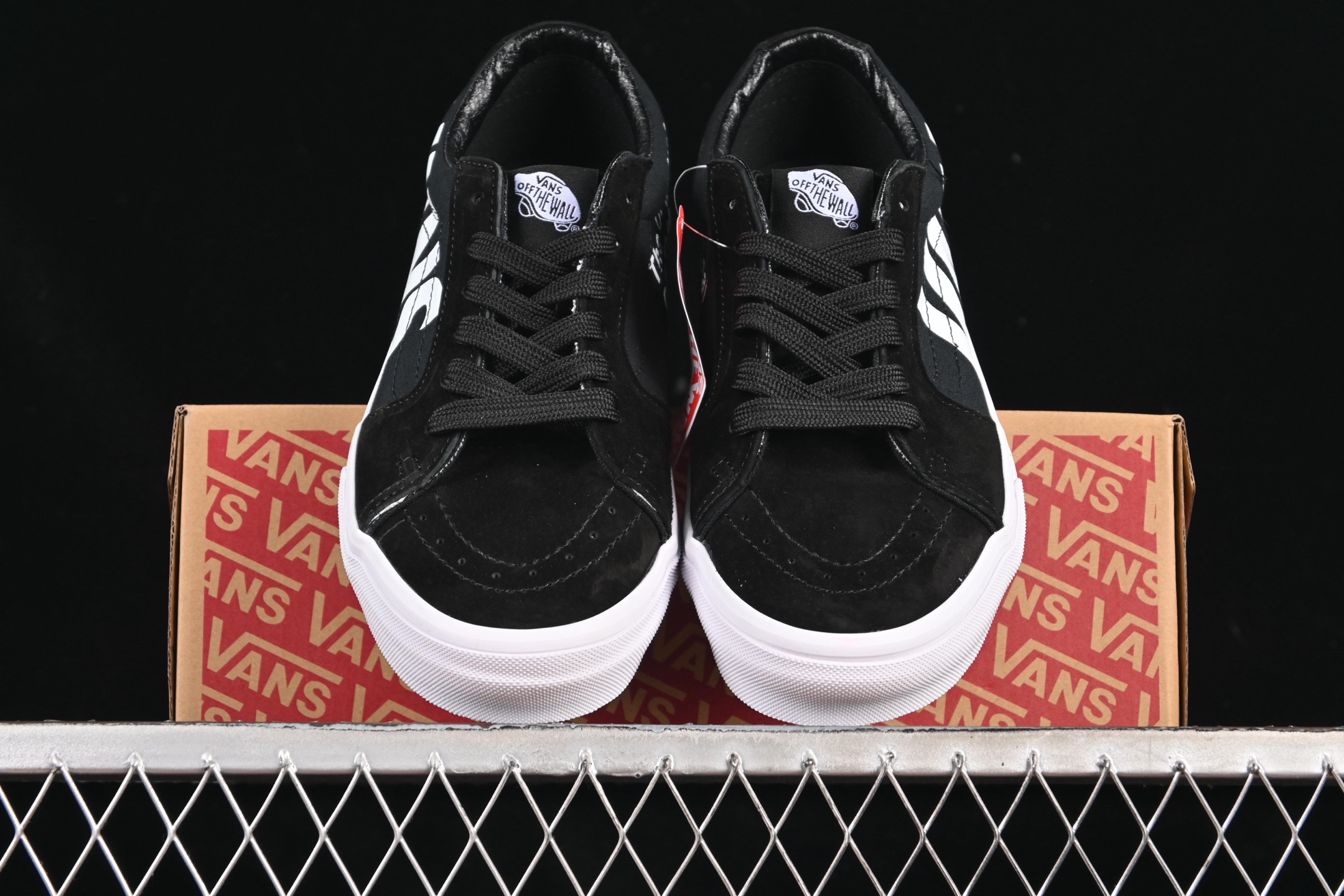 💰150纯原
Vans Sk8-Low 万斯大Logo防滑休闲滑板鞋 VN0A5KXDY28
#工艺:硫化1:1(重量1:1、真标、原钢印、材质标、鞋型标、合格证)
尺码:35 36 36.5 37 38 38.5 39 40 40.5 41 42 42.5 43 44 M.C3