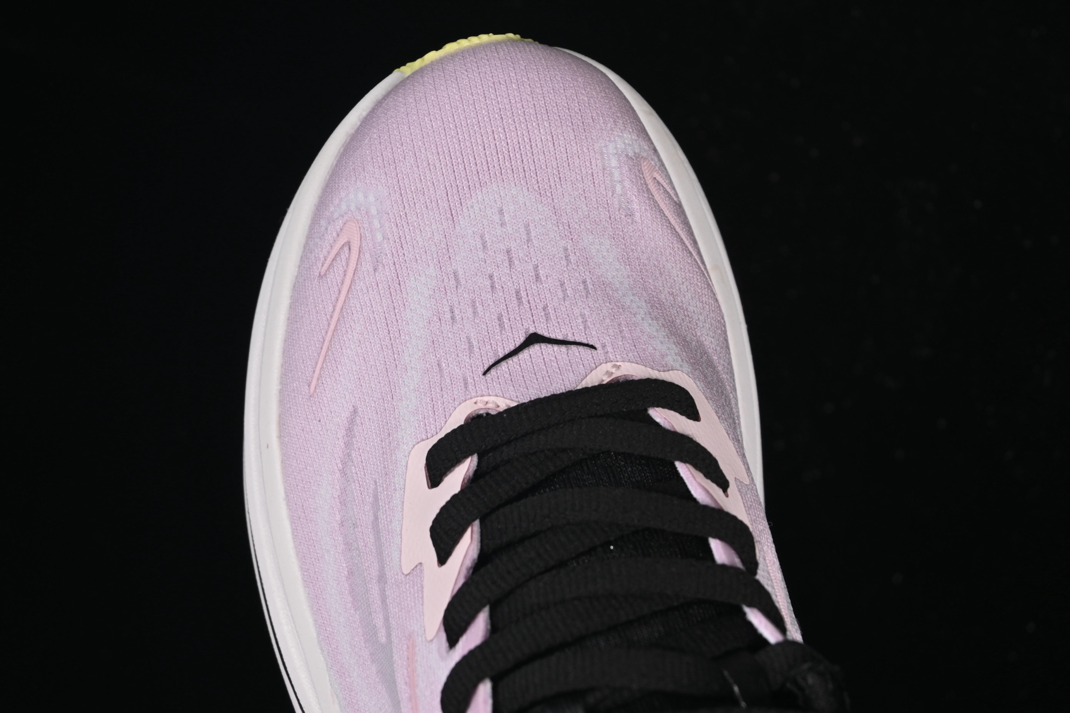 💰220纯原
HOKA ONE ONE CLIFTON 10 克里夫顿系列 轻盈透气的针织网面跑鞋 1162031 CTNS
#增强鞋面的强度和支撑性能 搭配柔软的鞋舌 让双脚在舒适包裹中跑的更加畅快 全新泡棉中底 柔软的同时增强回弹性能 为不同跑者提供更平稳流畅的脚感 带来全面的缓冲保护 根据人体工程学设计的延长拉襟 后跟处弹软的海绵填充舒适固定 避免掉跟和摩擦
尺码:36 36.5 37 38 38.5 39 40 40.5 41 G.D4