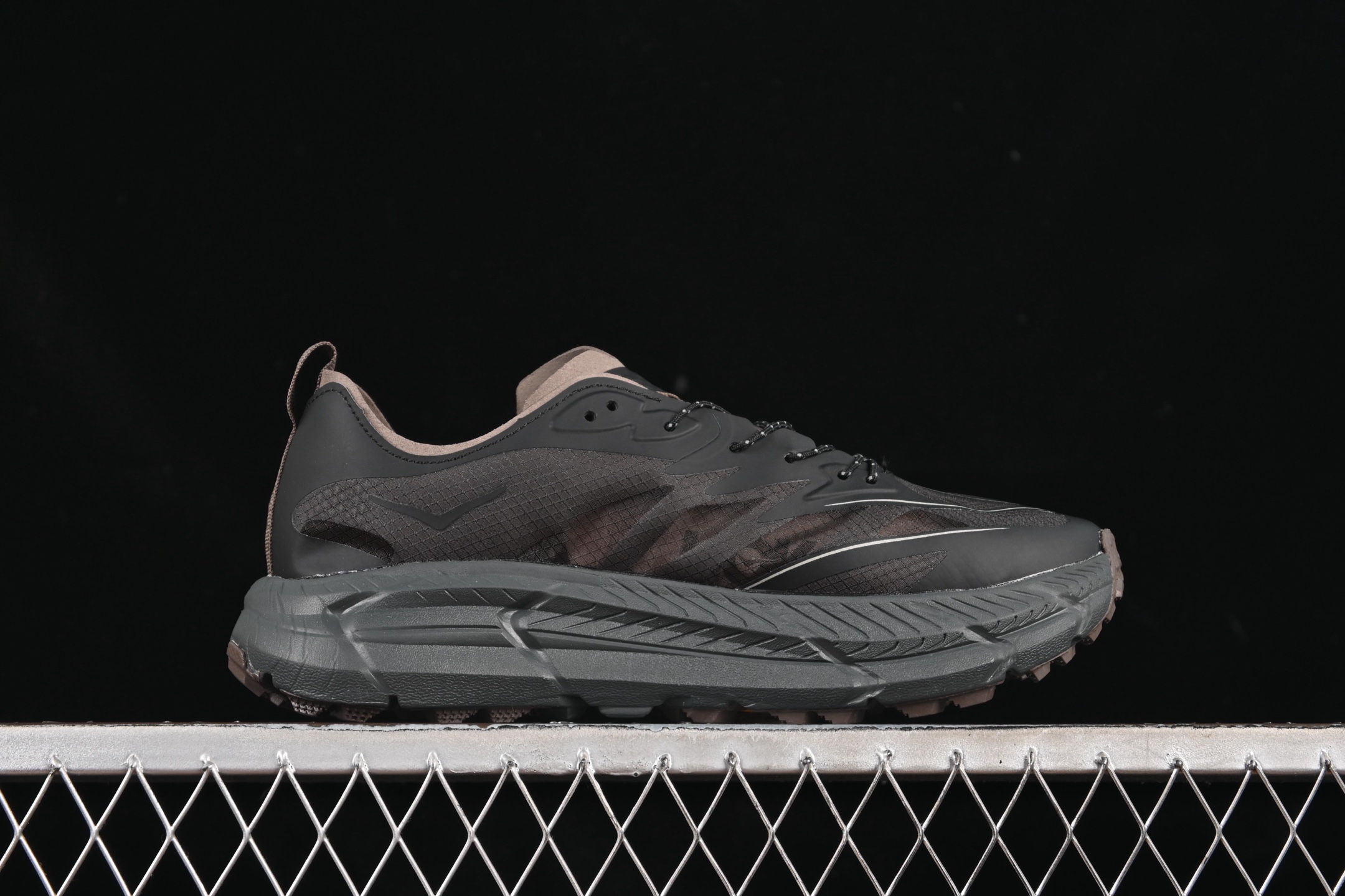 💰220纯原
 HOKA ONE ONE Satisfy Running Mafate Trail 低帮缓震户外登山功能鞋 1157050 COFF
尺码：36 36.5 37 38 38.5 39 40 40.5 41 42 42.5 43 44 45 N.D4