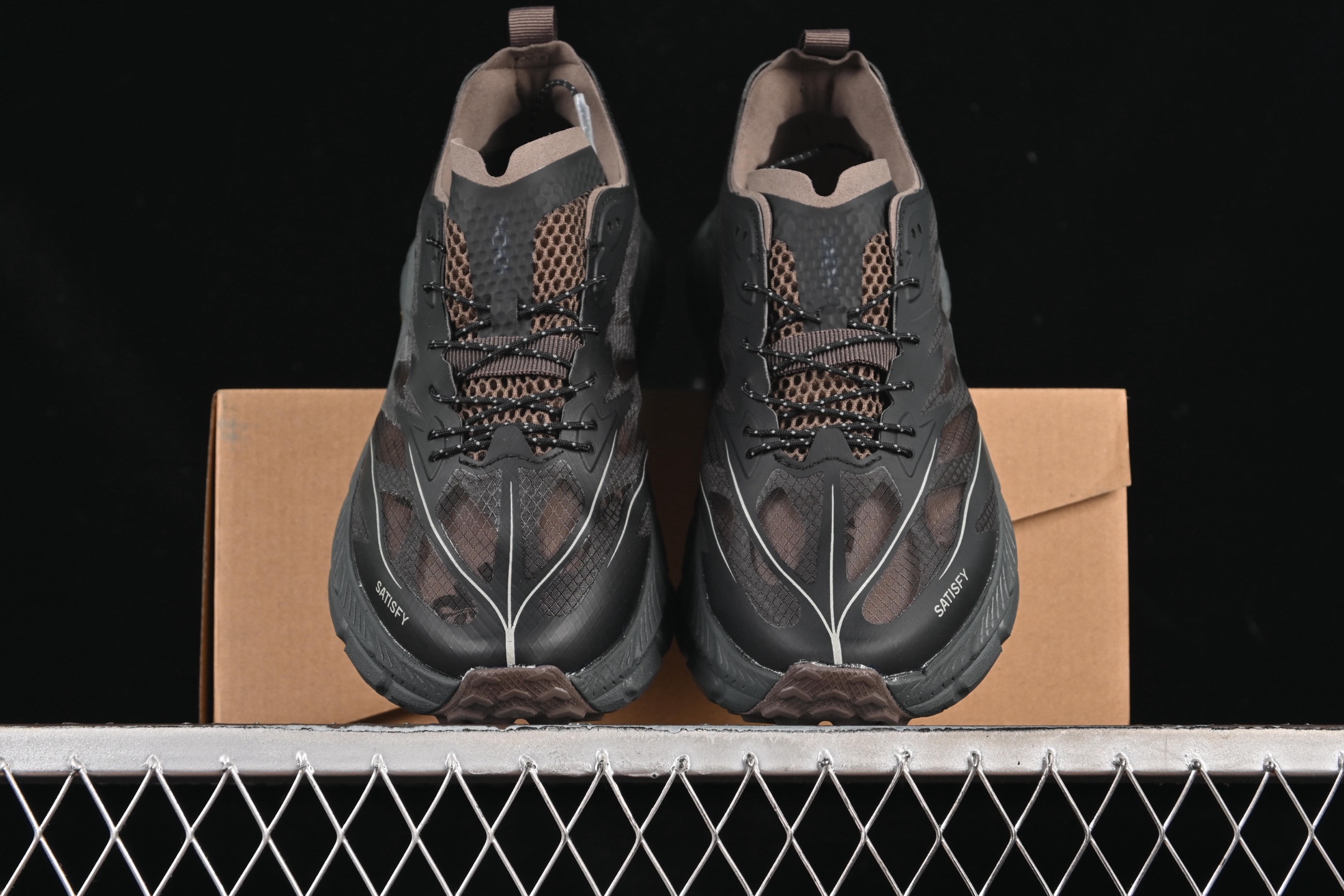 💰220纯原
 HOKA ONE ONE Satisfy Running Mafate Trail 低帮缓震户外登山功能鞋 1157050 COFF
尺码：36 36.5 37 38 38.5 39 40 40.5 41 42 42.5 43 44 45 N.D4