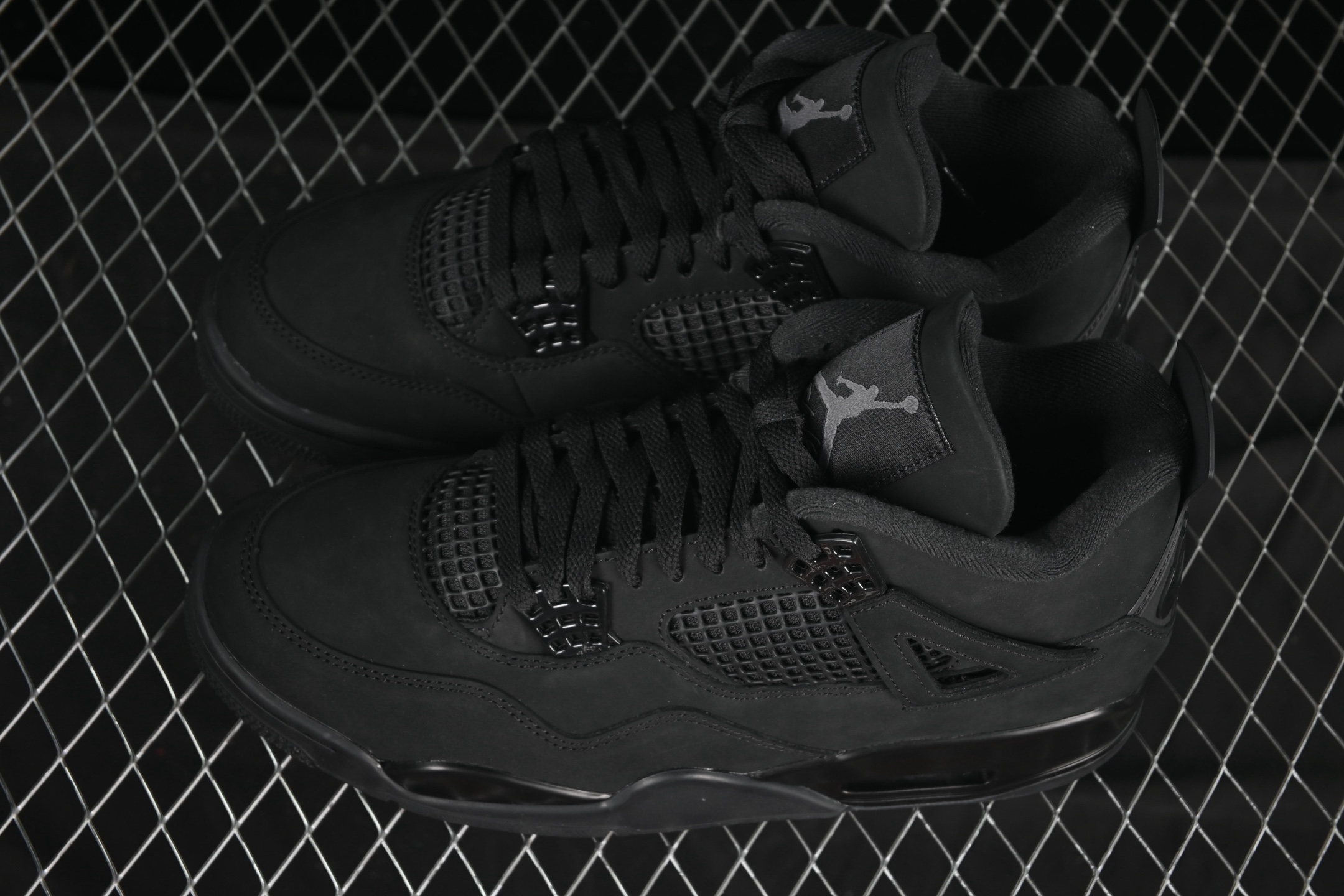 💰520外贸版
Air Jordan 4 Retro "Black Cat" AJ4 乔4全新黑猫 FV5029-010
#大厂出品 原楦原纸板 细节如图所 客供原厂材料开发 极致一眼正品既视感 细节如图所
尺码:40 40.5 41 42 42.5 43 44 44.5 45 45.5 46 47.5 48.5 P.F6