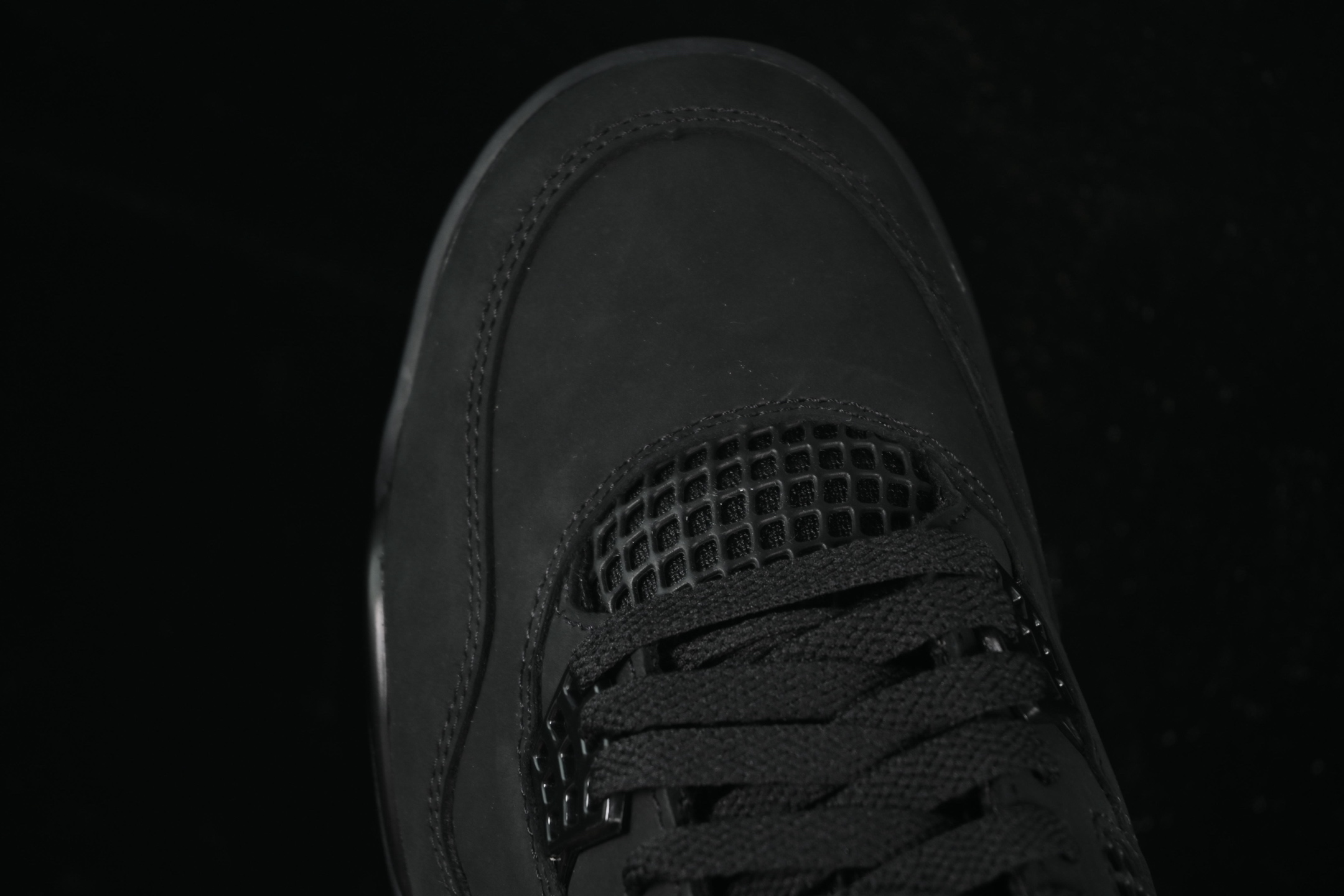 💰520外贸版
Air Jordan 4 Retro "Black Cat" AJ4 乔4全新黑猫 FV5029-010
#大厂出品 原楦原纸板 细节如图所 客供原厂材料开发 极致一眼正品既视感 细节如图所
尺码:40 40.5 41 42 42.5 43 44 44.5 45 45.5 46 47.5 48.5 P.F6