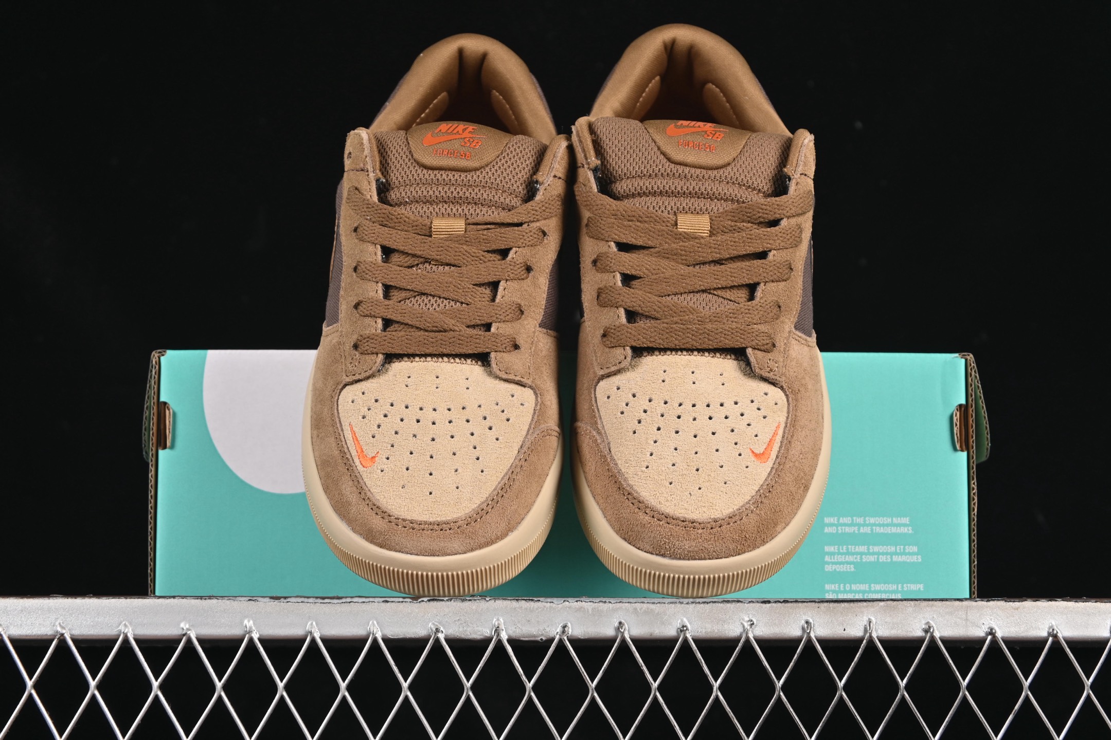 💰200纯原
 Nike SB Force 58 耐克简版复古滑板鞋 DV5477-201
尺码：35.5 36 36.5 37.5 38 38.5 39 40 40.5 41 42 42.5 43 44 44.5 45 AJD4