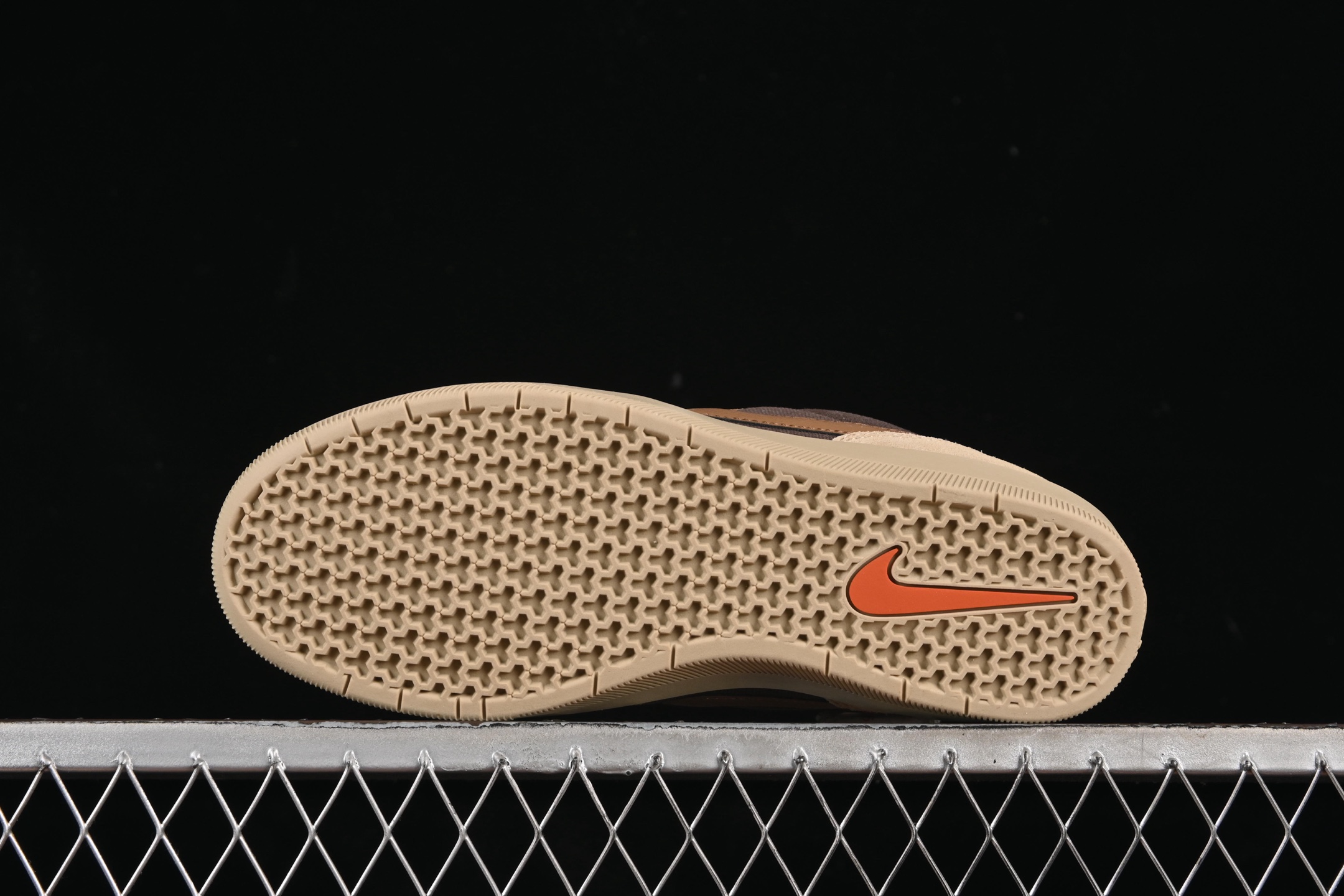 💰200纯原
 Nike SB Force 58 耐克简版复古滑板鞋 DV5477-201
尺码：35.5 36 36.5 37.5 38 38.5 39 40 40.5 41 42 42.5 43 44 44.5 45 AJD4