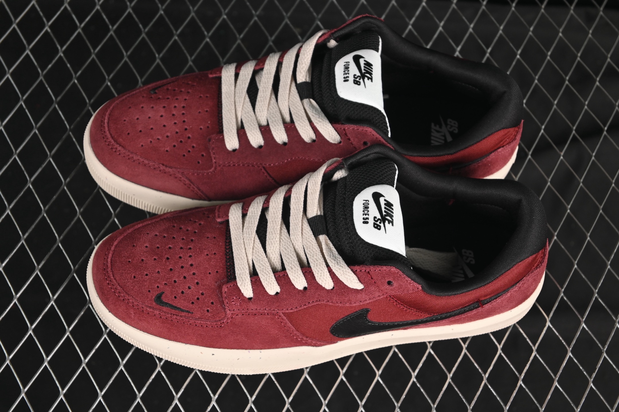 💰200纯原
Nike SB Force 58 耐克简版复古滑板鞋 DV5477-602
尺码：35.5 36 36.5 37.5 38 38.5 39 40 40.5 41 42 42.5 43 44 44.5 45 AJD4
