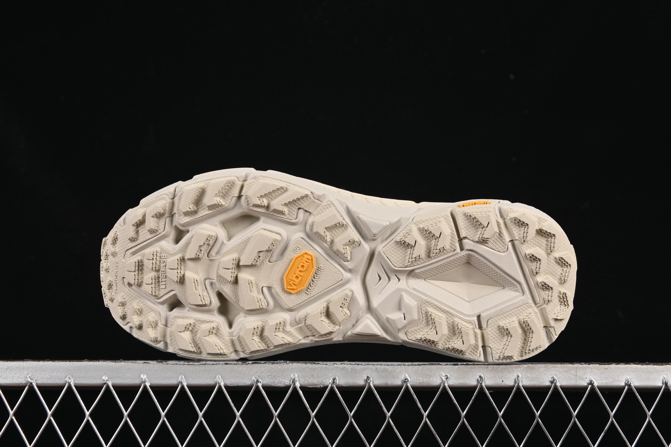💰220纯原
HOKA ONE ONE Satisfy Running Mafate Trail 低帮缓震户外登山功能鞋 1157050 BONE
尺码:36 36.5 37 38 38.5 39 40 40.5 41 42 42.5 43 44 45 N.D4