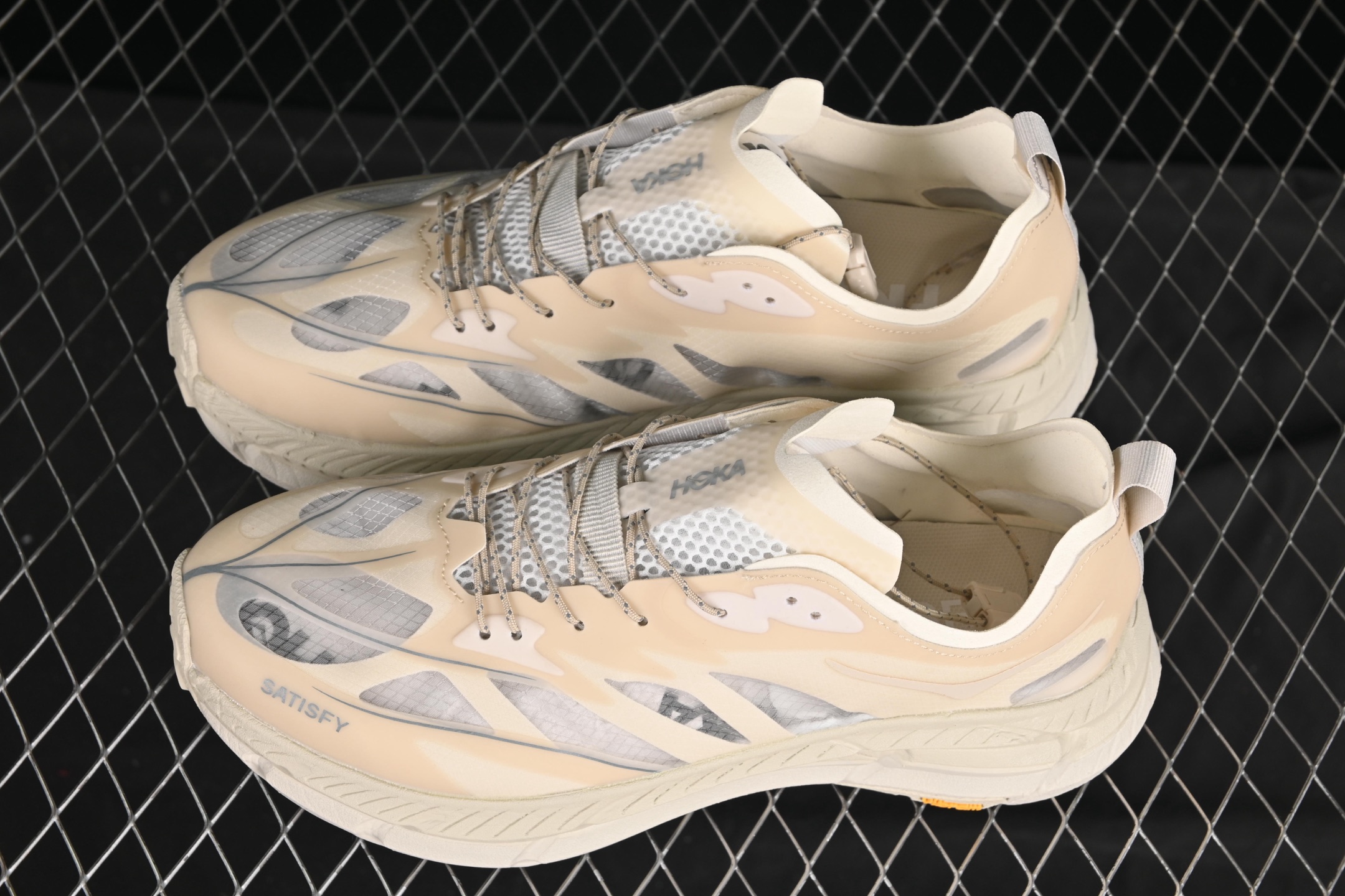 💰220纯原
HOKA ONE ONE Satisfy Running Mafate Trail 低帮缓震户外登山功能鞋 1157050 BONE
尺码:36 36.5 37 38 38.5 39 40 40.5 41 42 42.5 43 44 45 N.D4