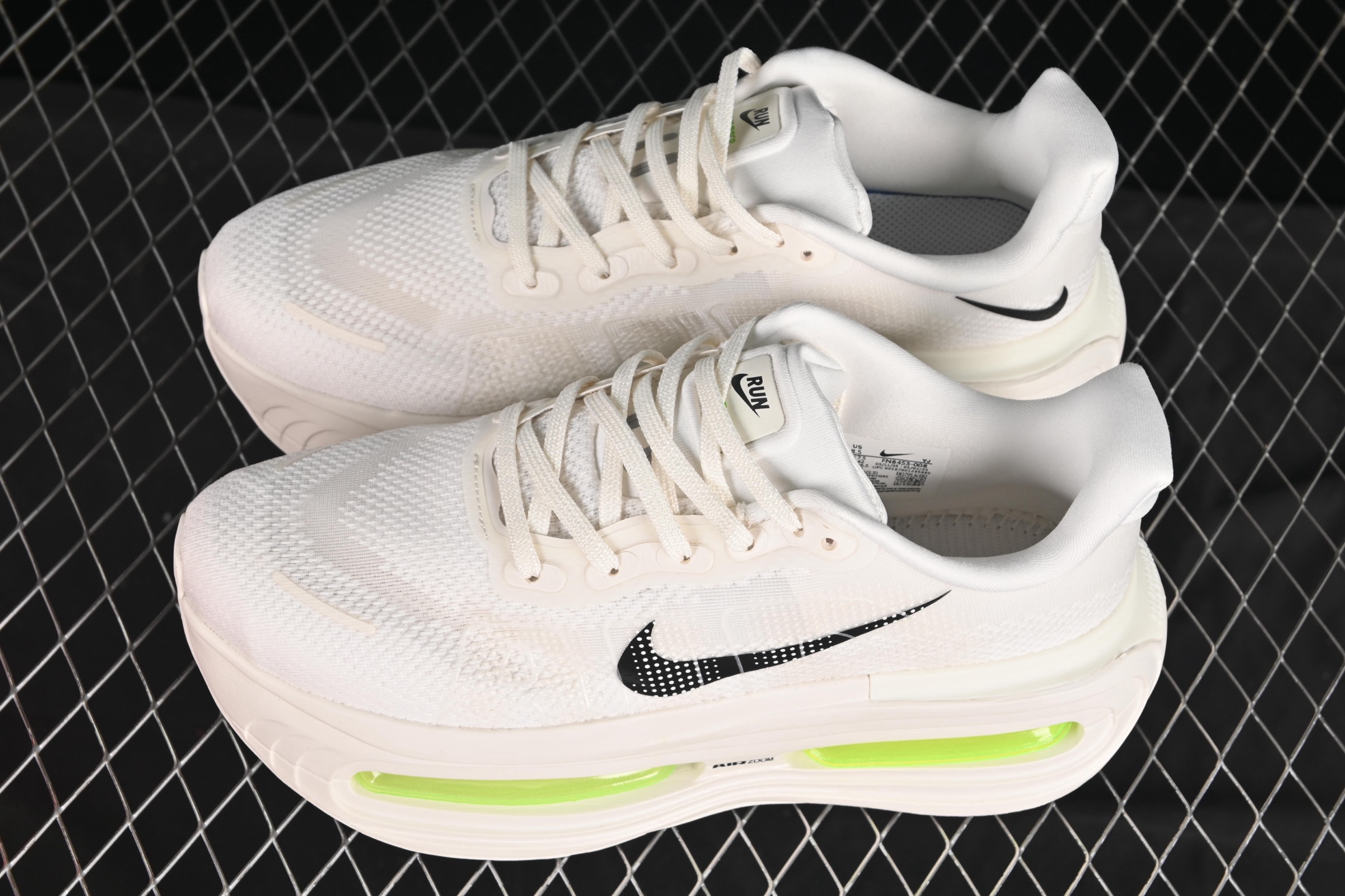 💰260纯原
 Nike Air Zoom Zoom Premium 耐克网面厚底气垫跑鞋 FN8453-008
尺码：36 37.5 38 39 40 41 42 43 44 45 AJD4