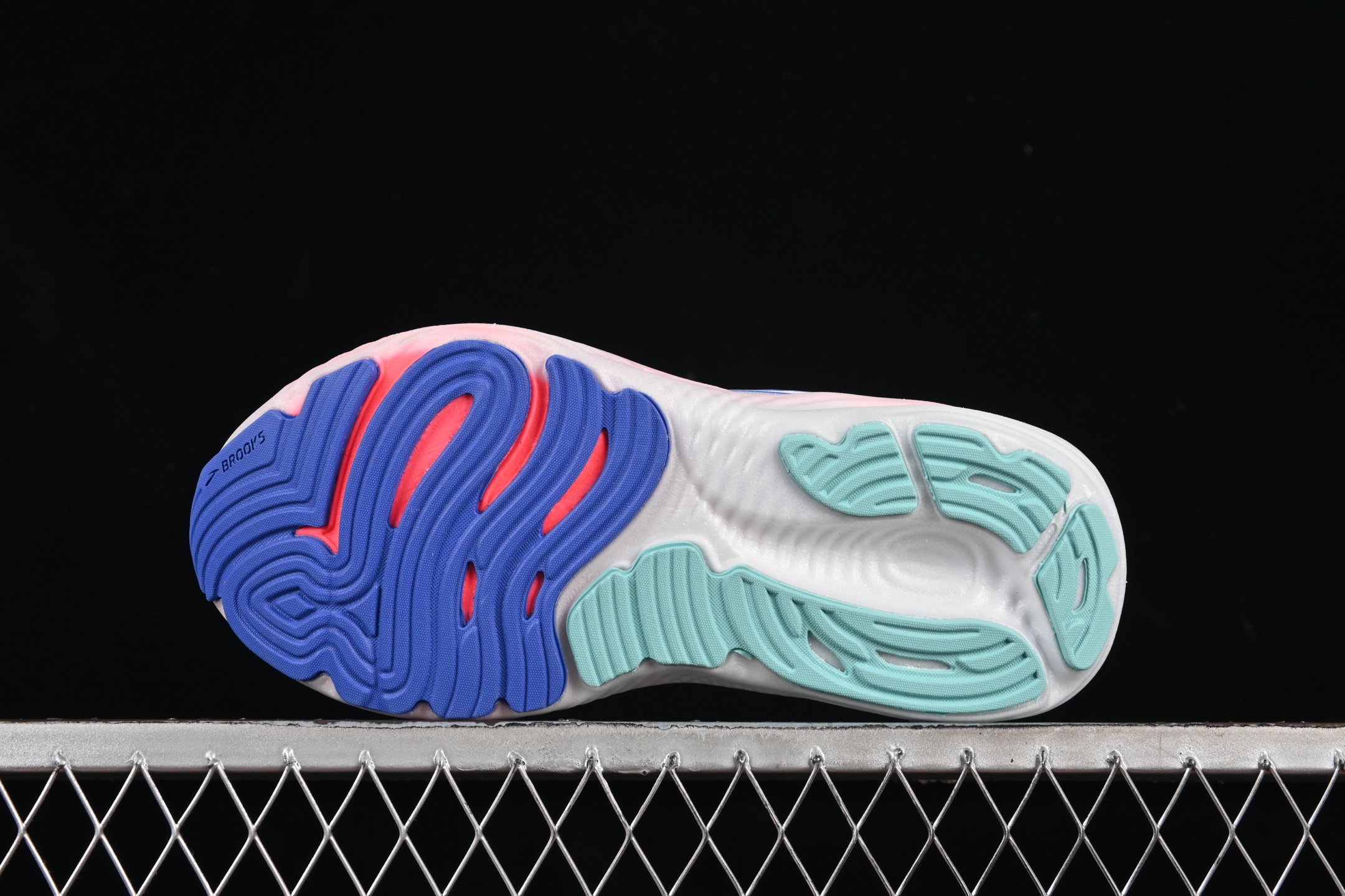 💰240纯原
 Brooks Glycerin 22 布鲁克斯 缓震马拉松氮气慢跑鞋 1204341D110
尺码：36 36.5 37 38 38.5 39 40 40.5 41 42 42.5 43 44 44.5 45 46 G.D4