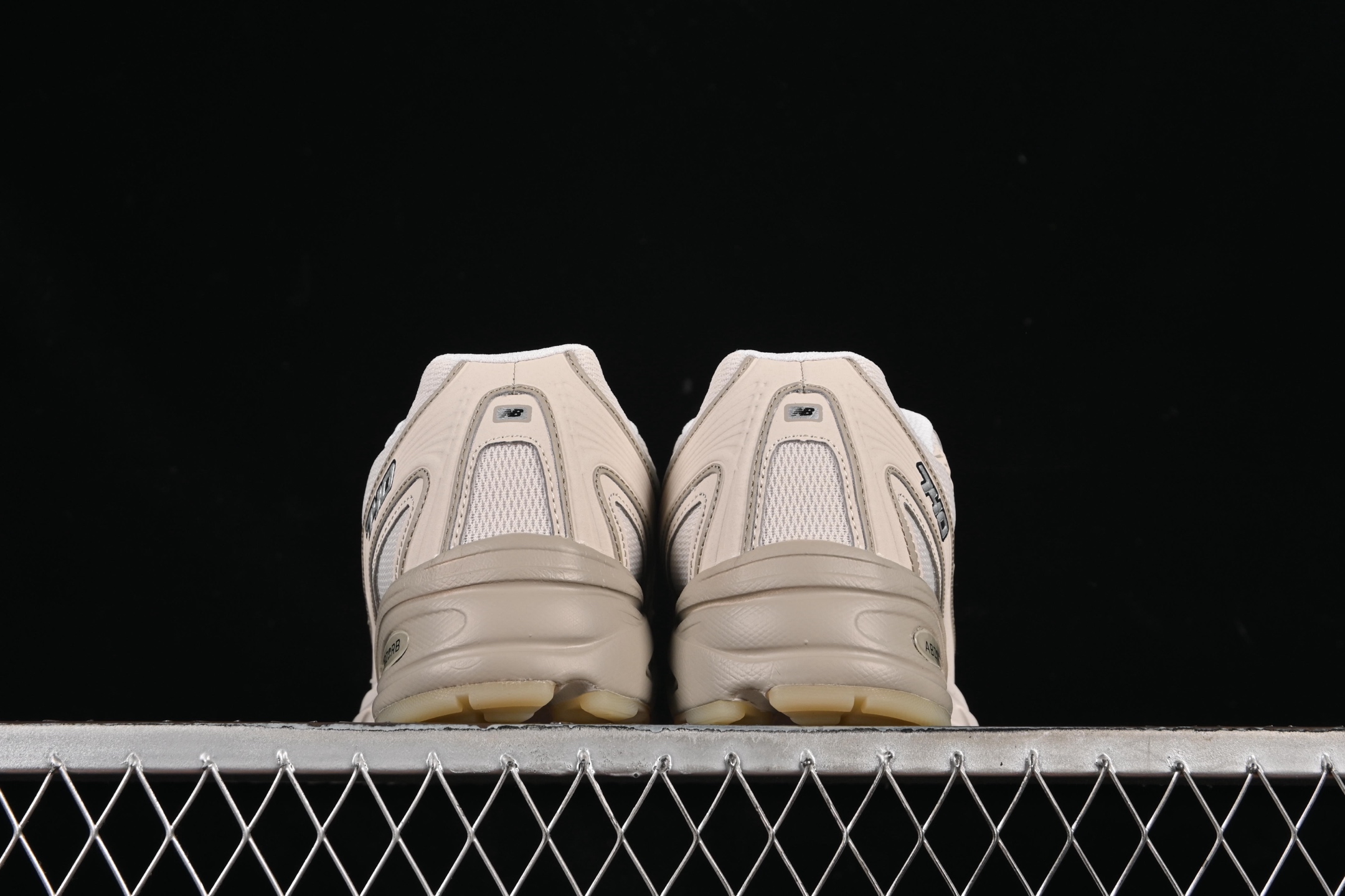 💰180公司级💰220纯原
 New Balance 740系列复古老爹风休闲运动慢跑鞋 U740LN1
#原盒 原吊牌 组合大底 1:1制作
尺码：36 37 37.5 38 38.5 39 40 40.5 41 42 42.5 43 44 45 9.C3