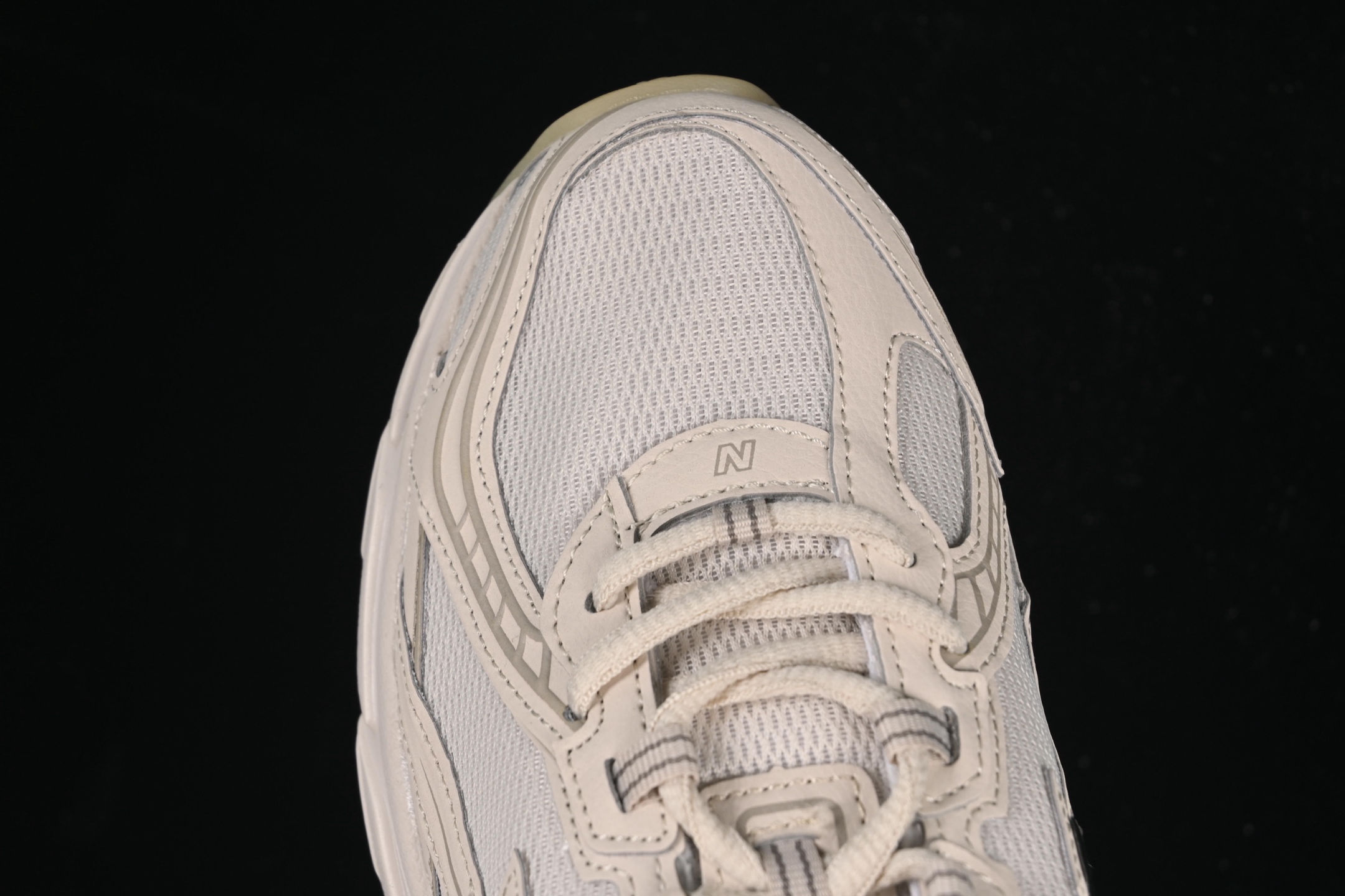 💰180公司级💰220纯原
 New Balance 740系列复古老爹风休闲运动慢跑鞋 U740LN1
#原盒 原吊牌 组合大底 1:1制作
尺码：36 37 37.5 38 38.5 39 40 40.5 41 42 42.5 43 44 45 9.C3