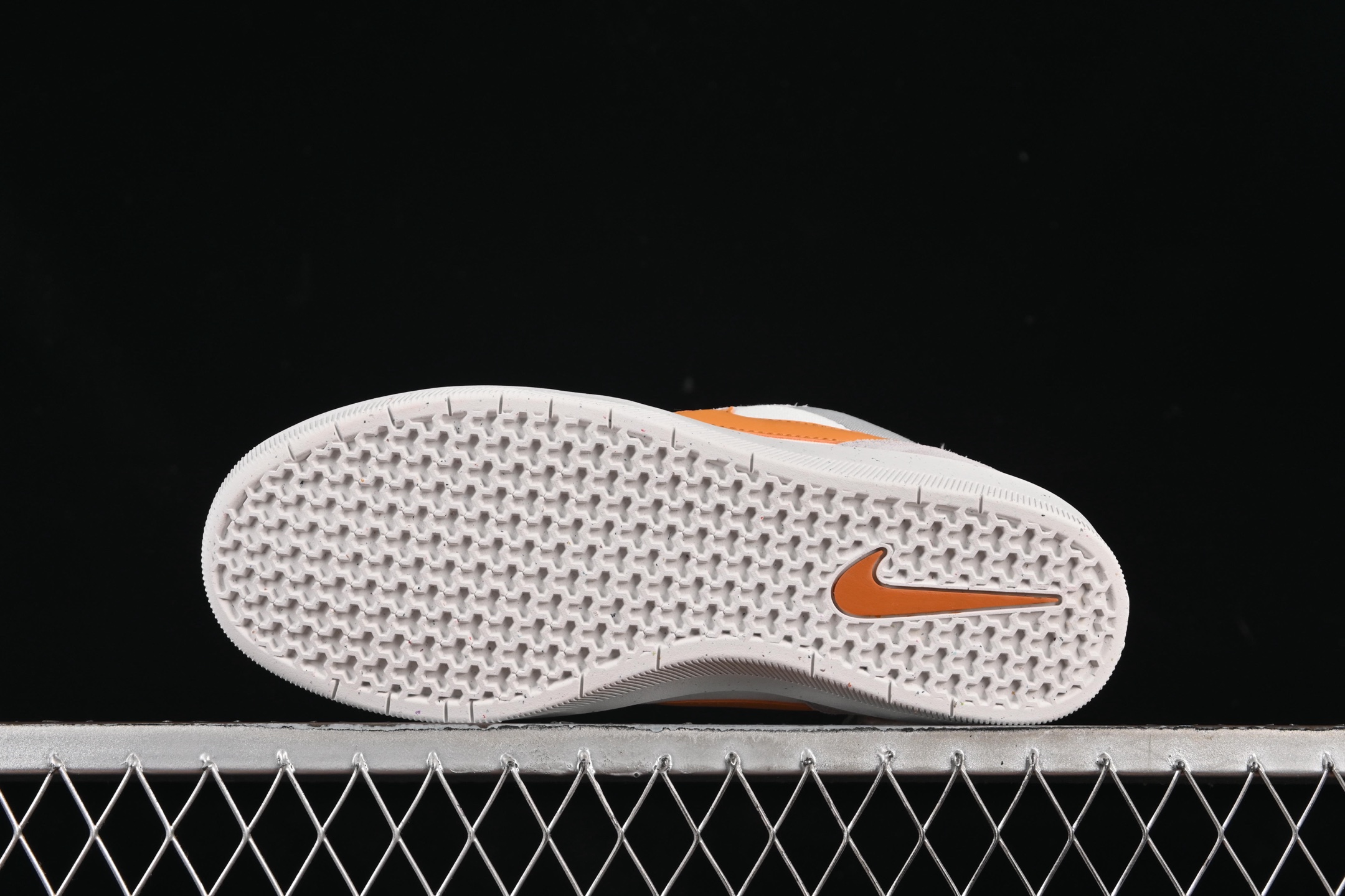 💰200纯原
 Nike SB Force 58 耐克简版复古滑板鞋 DV5477-007
尺码：35.5 36 36.5 37.5 38 38.5 39 40 40.5 41 42 42.5 43 44 44.5 45 AJD4