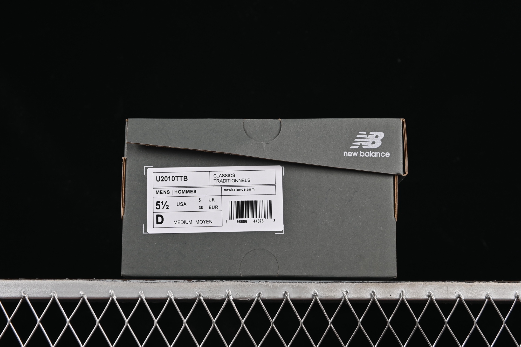 💰260纯原 New Balance 2010系列 复古休闲跑步鞋 U2010TTB
#鞋面的柔软麂皮搭配尼龙网布，特别透气而且还复古感，不管是搭配牛仔裤还工装裤都是百搭！
尺码：36 37 37.5 38 38.5 39 40 40.5 41 42 42.5 43 44 44.5 45 46.5 3.D4