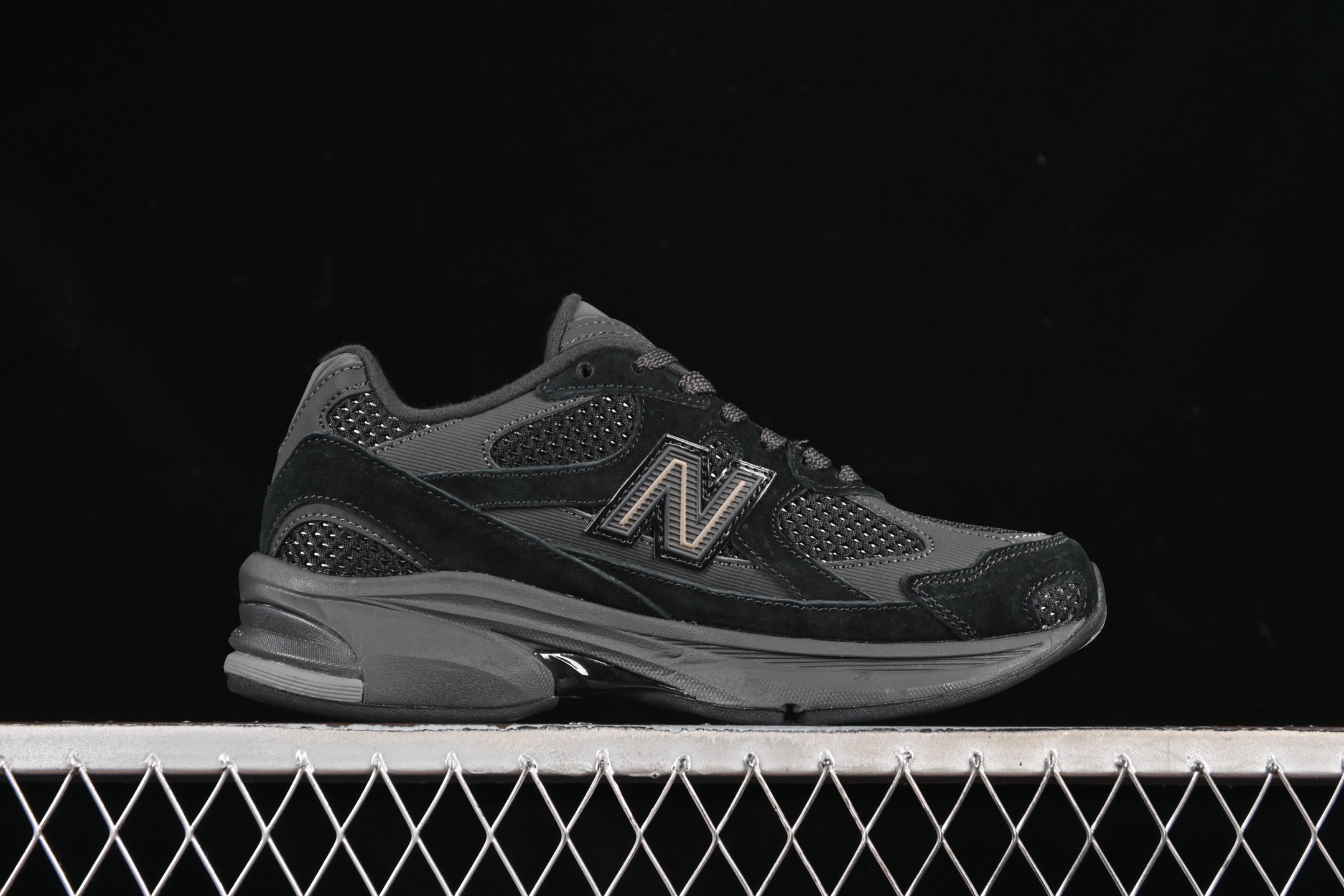 💰260纯原 New Balance 2010系列 复古休闲跑步鞋 U2010TTB
#鞋面的柔软麂皮搭配尼龙网布，特别透气而且还复古感，不管是搭配牛仔裤还工装裤都是百搭！
尺码：36 37 37.5 38 38.5 39 40 40.5 41 42 42.5 43 44 44.5 45 46.5 3.D4