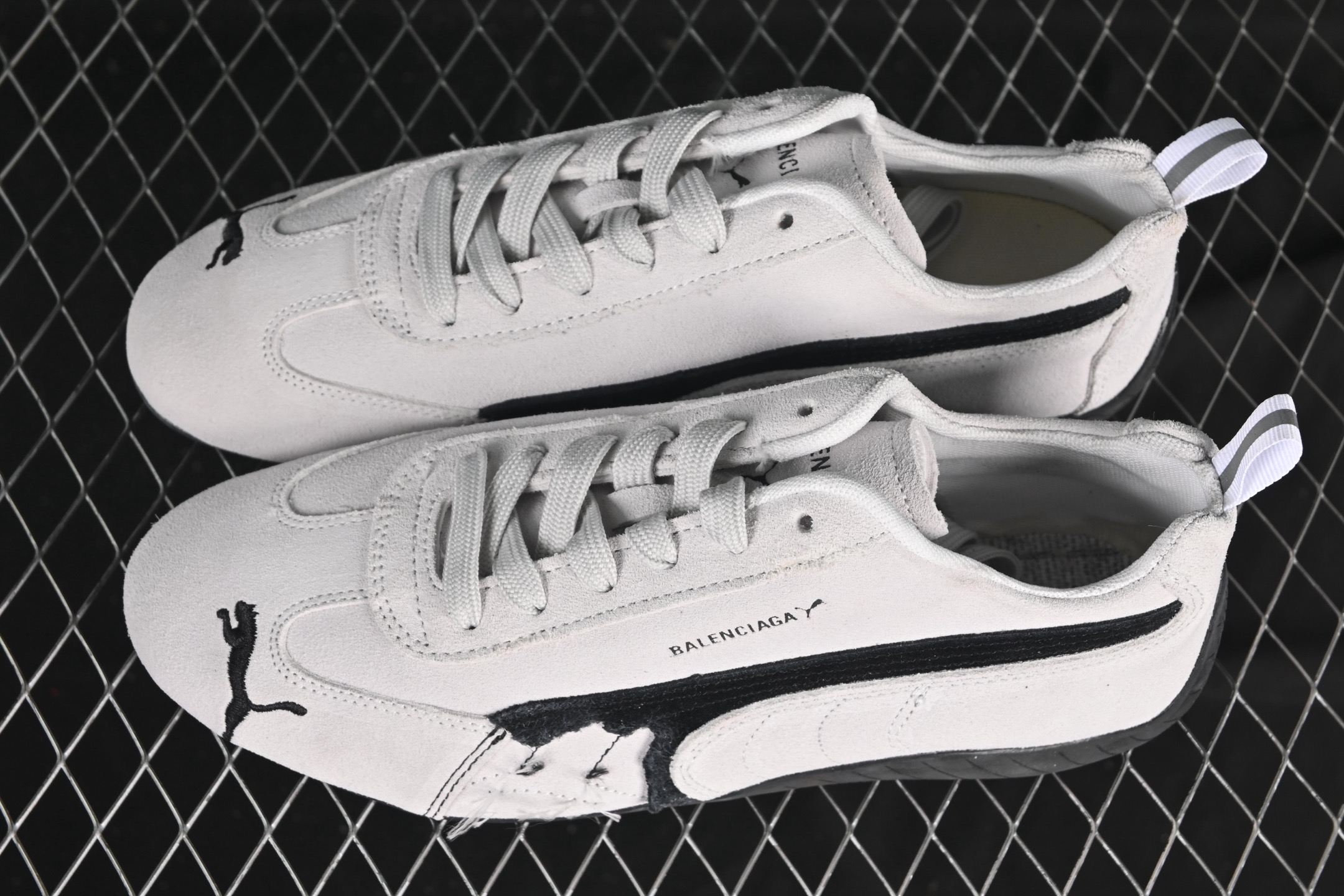 💰240纯原
The Open Product x Puma Speedcat 巴黎世家联名 极速赛车系列彪马低帮生活休闲鞋 406519-01
#注意!!! 注意!!! 此款商标处 线头原版预留 修剪不能退换
尺码:36 37 37.5 38 38.5 39 40 40.5 41 42 42.5 43 44 44.5 45 3.D4