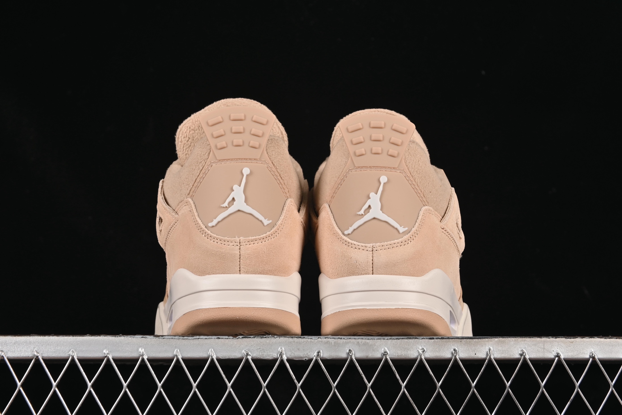  Air Jordan 4 Retro AJ4 乔4沙漠黄 HV0823-200
尺码：36 36.5