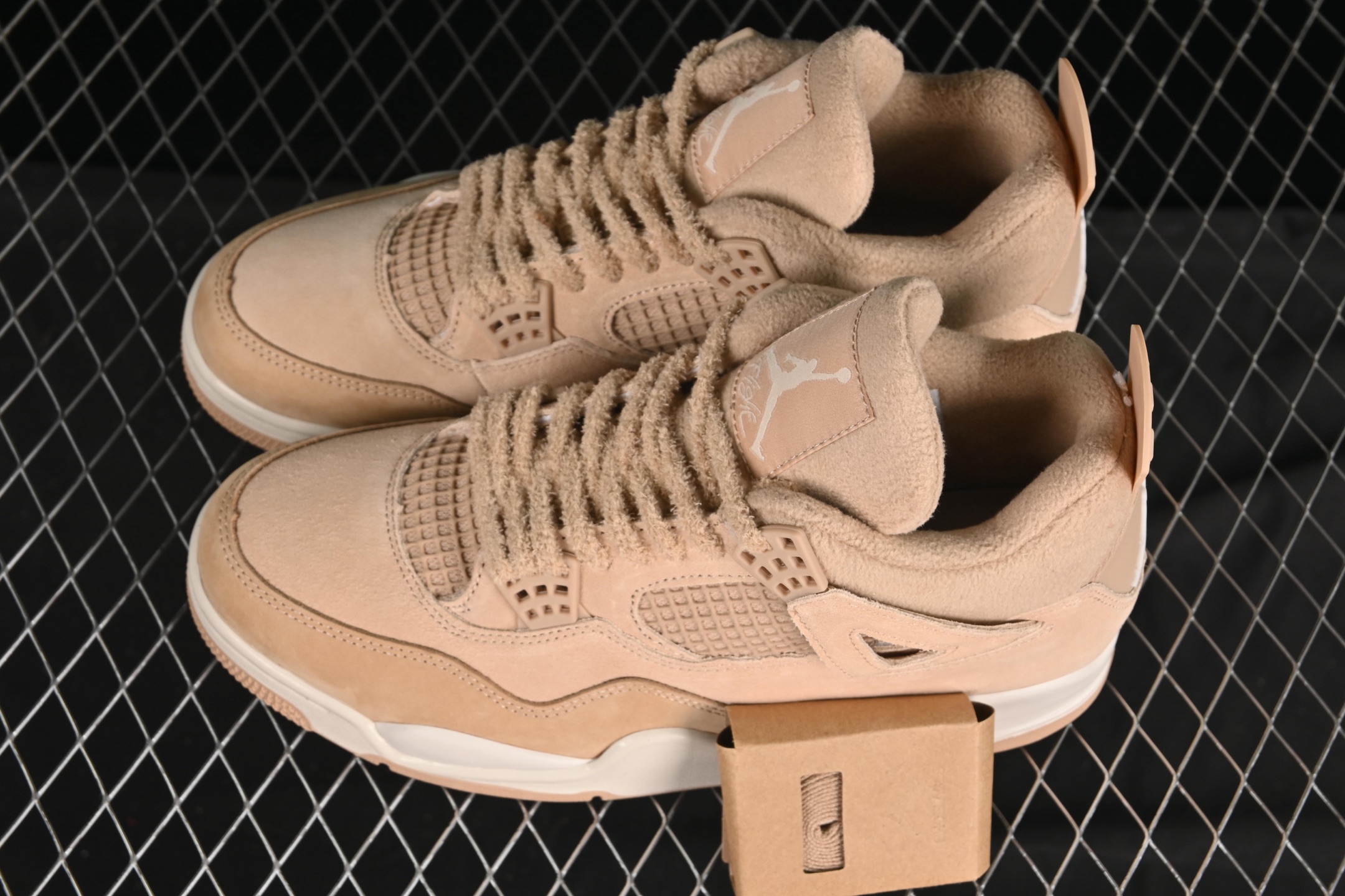  Air Jordan 4 Retro AJ4 乔4沙漠黄 HV0823-200
尺码：36 36.5